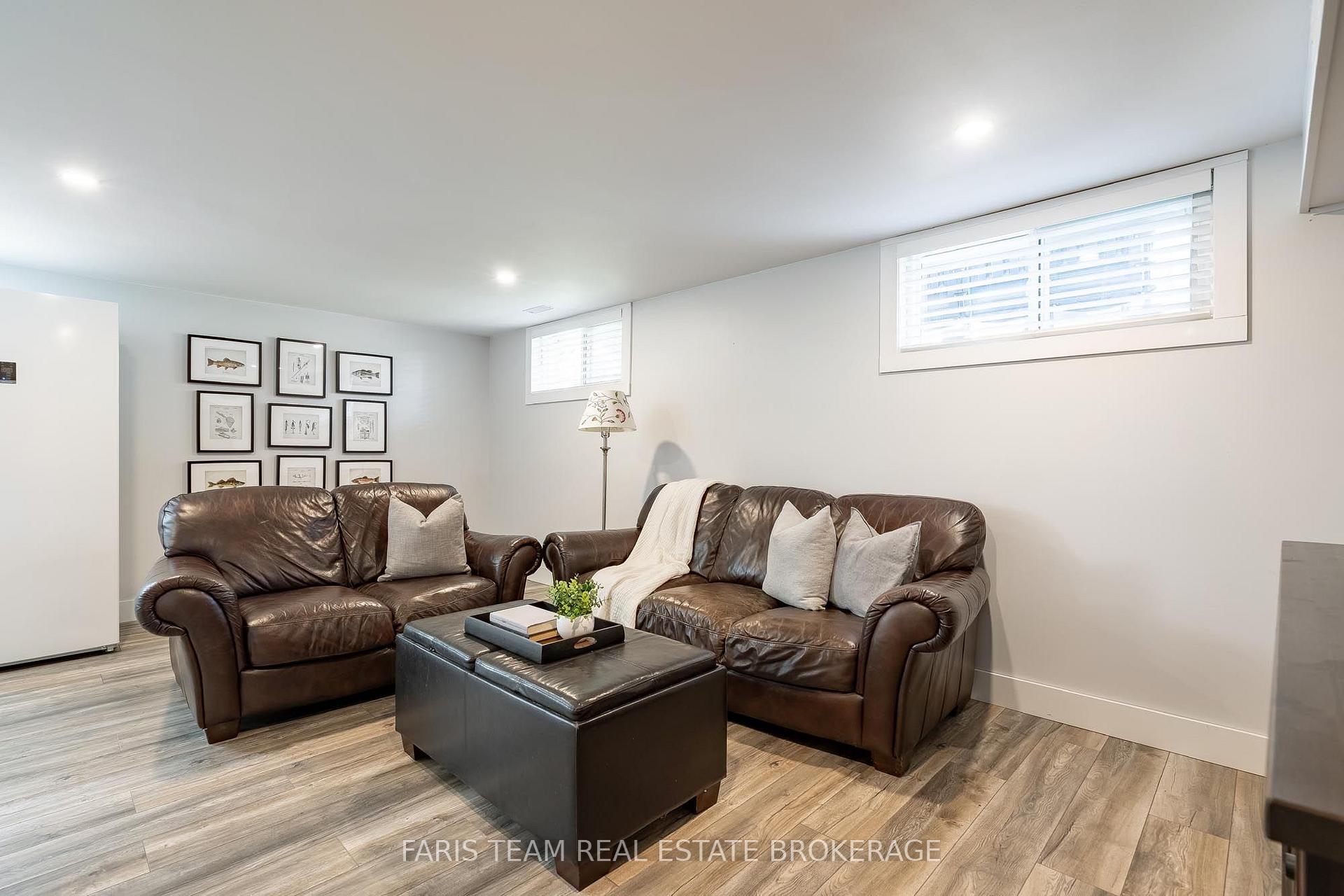 Photo 26 of 20 Leslie Drive, Collingwood — HOMEH