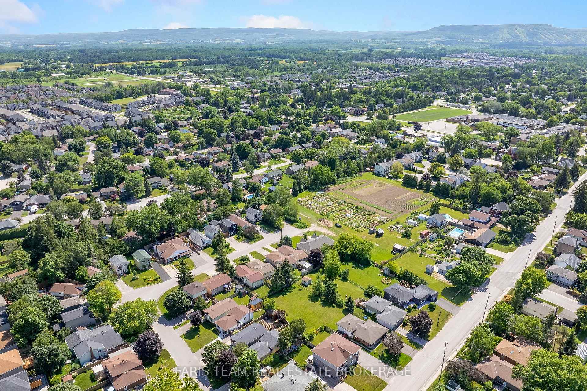 Photo 39 of 20 Leslie Drive, Collingwood — HOMEH