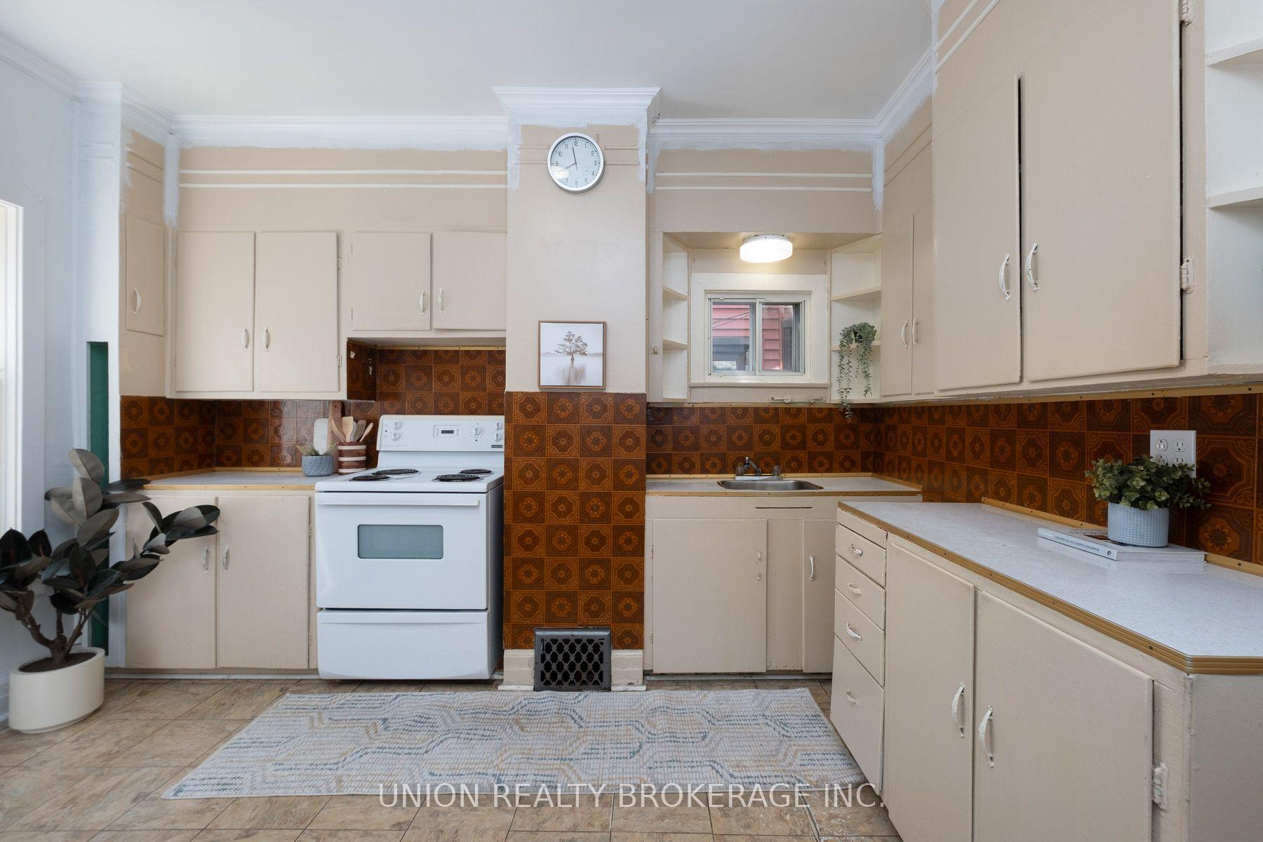 Photo 10 of 27 Coady Avenue, Toronto, South Riverdale — HOMEH