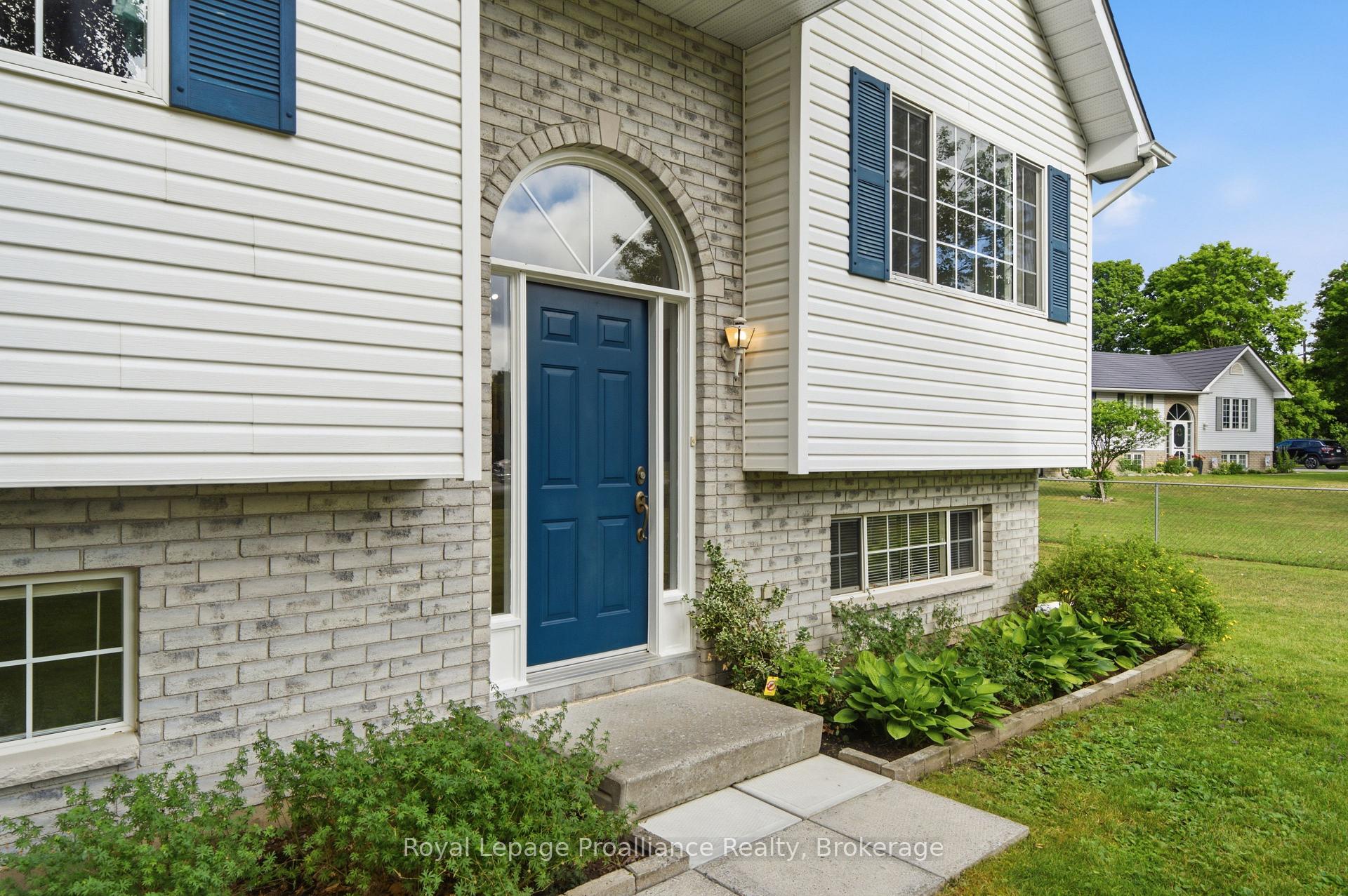 Photo 7 of 41 Bay Street, Belleville, Thurlow Ward — HOMEH