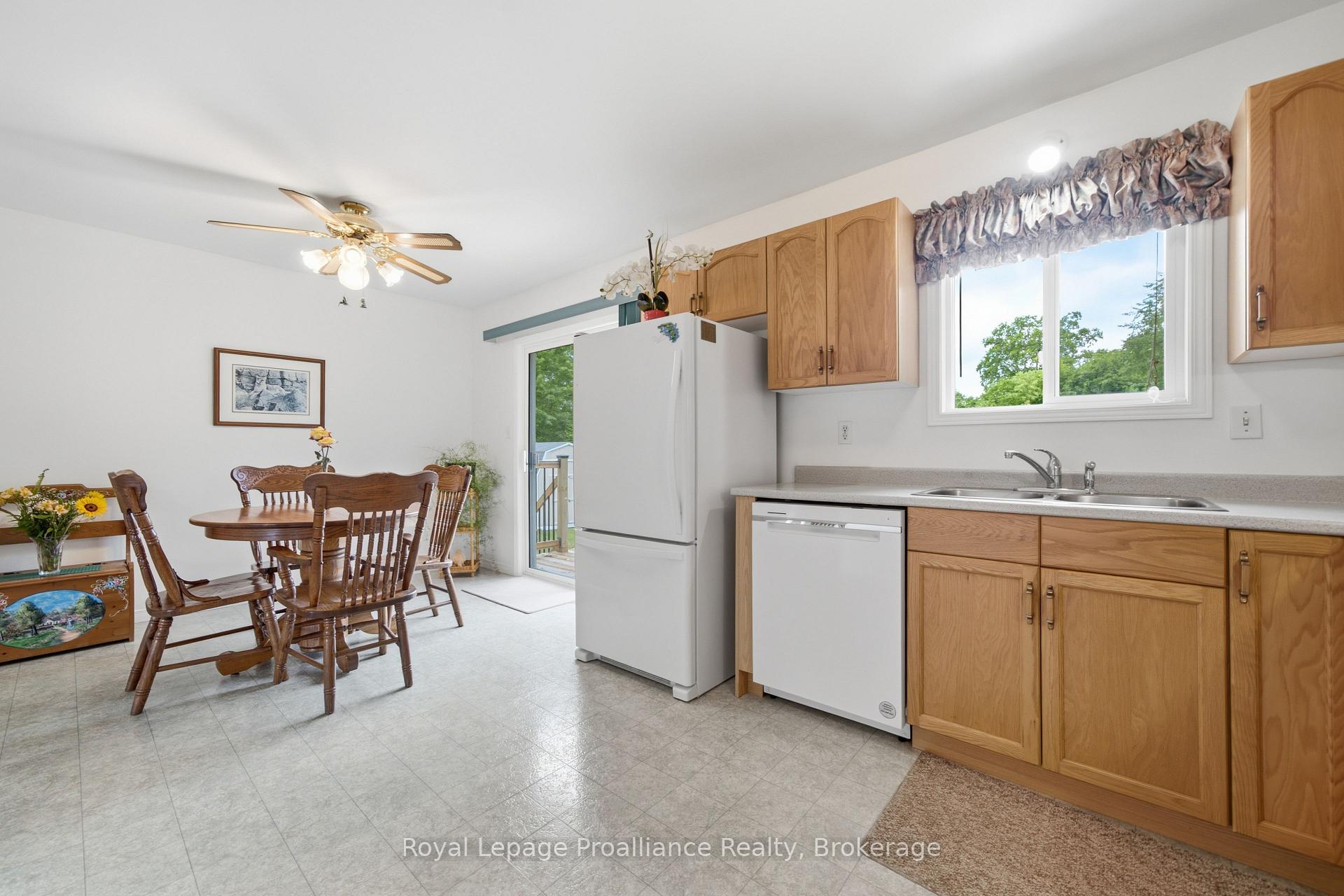 Photo 15 of 41 Bay Street, Belleville, Thurlow Ward — HOMEH