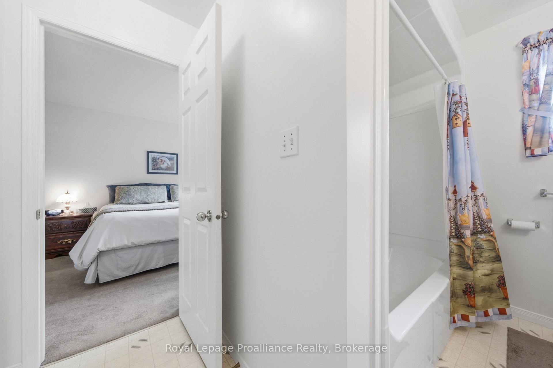 Photo 23 of 41 Bay Street, Belleville, Thurlow Ward — HOMEH