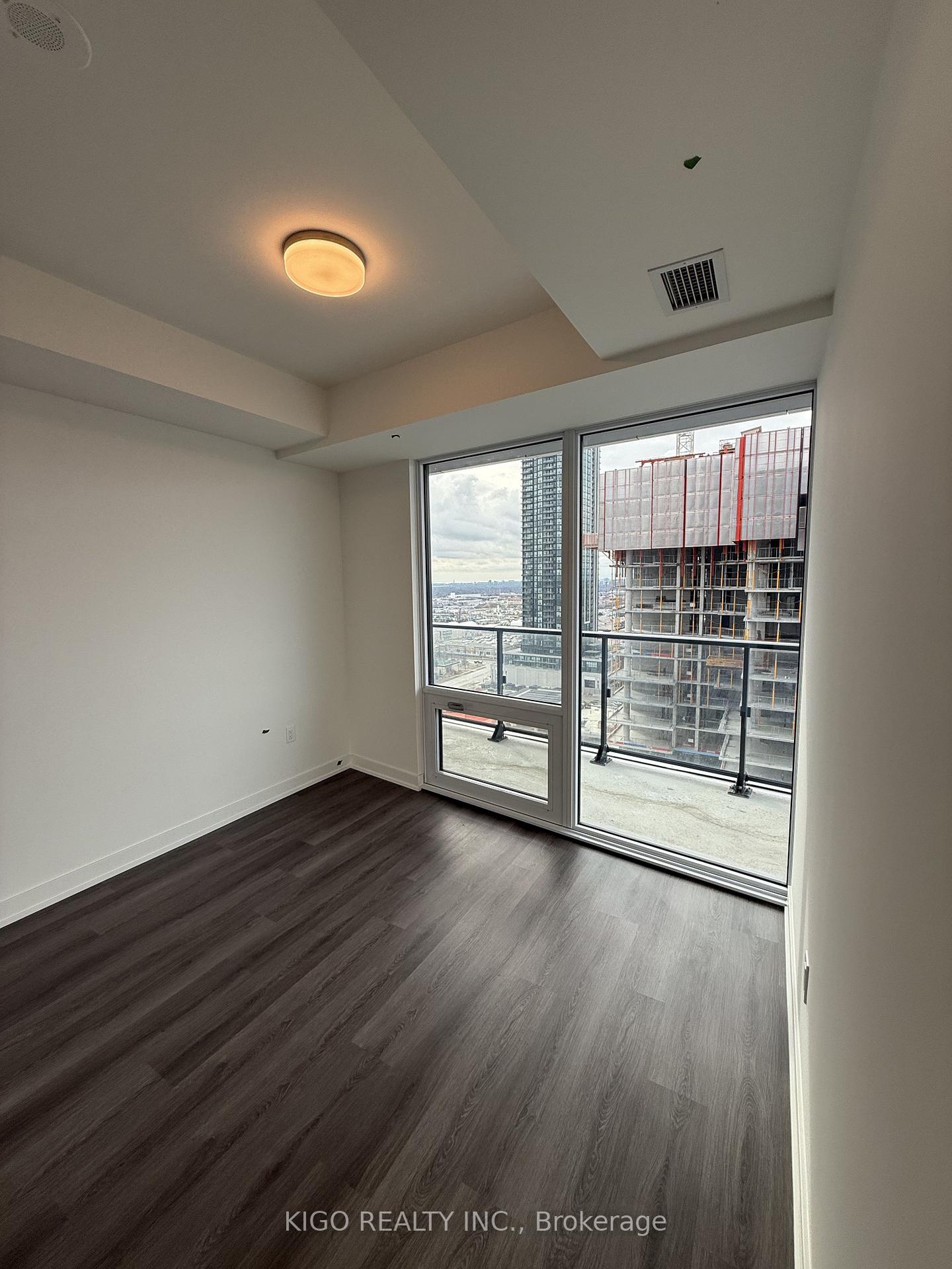Front of Unit 1612, 448 Burnhamthorpe Road