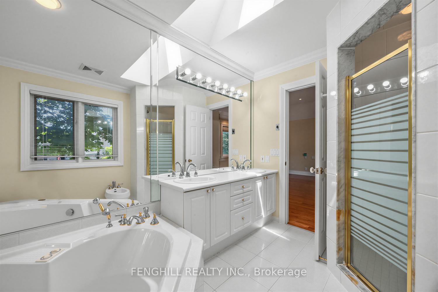 Photo 16 of 505 Cranbrooke Avenue, Toronto, Bedford Park-Nortown — HOMEH