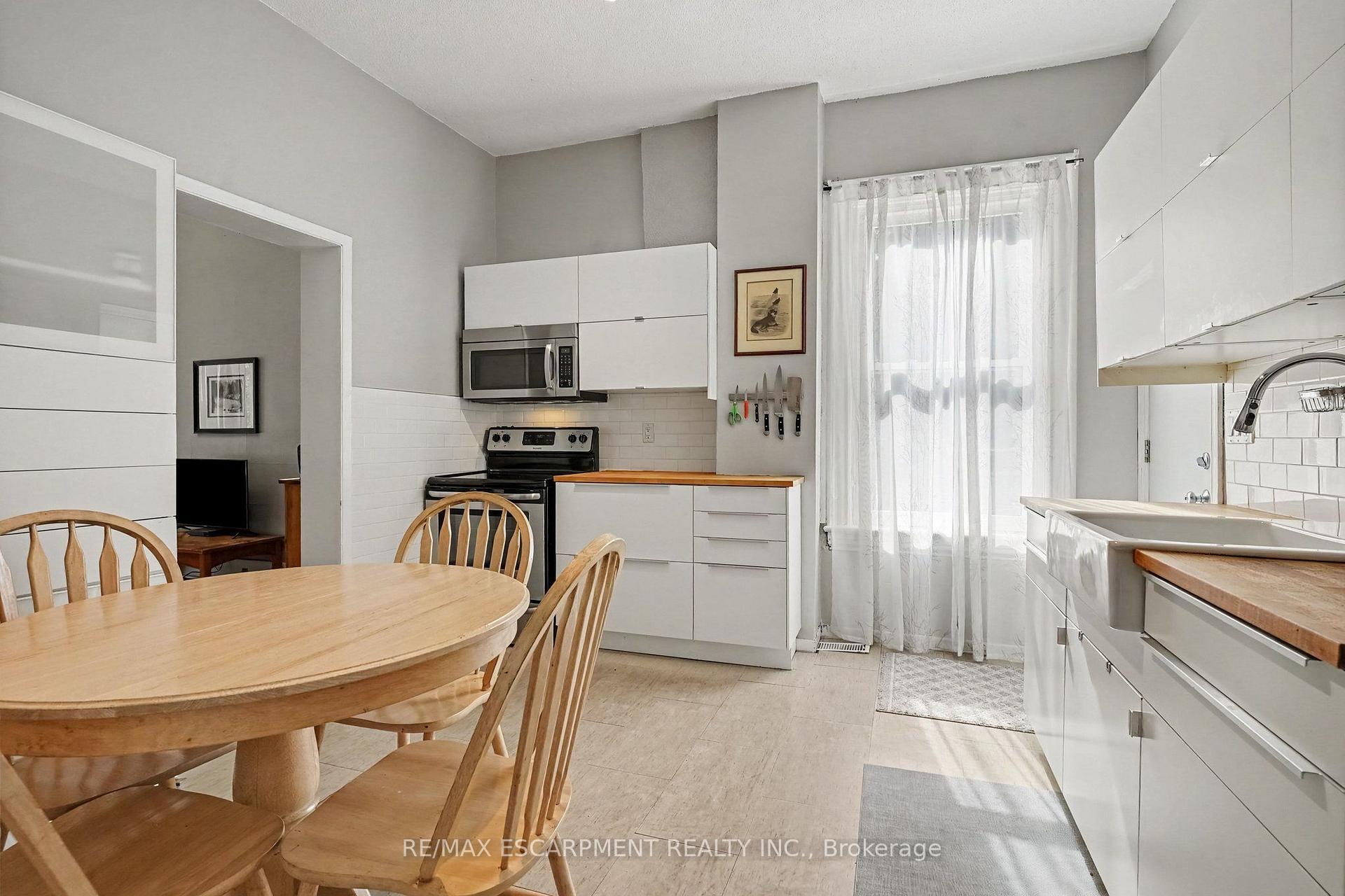 Photo 7 of 22 Stinson Street, Hamilton, Stinson — HOMEH