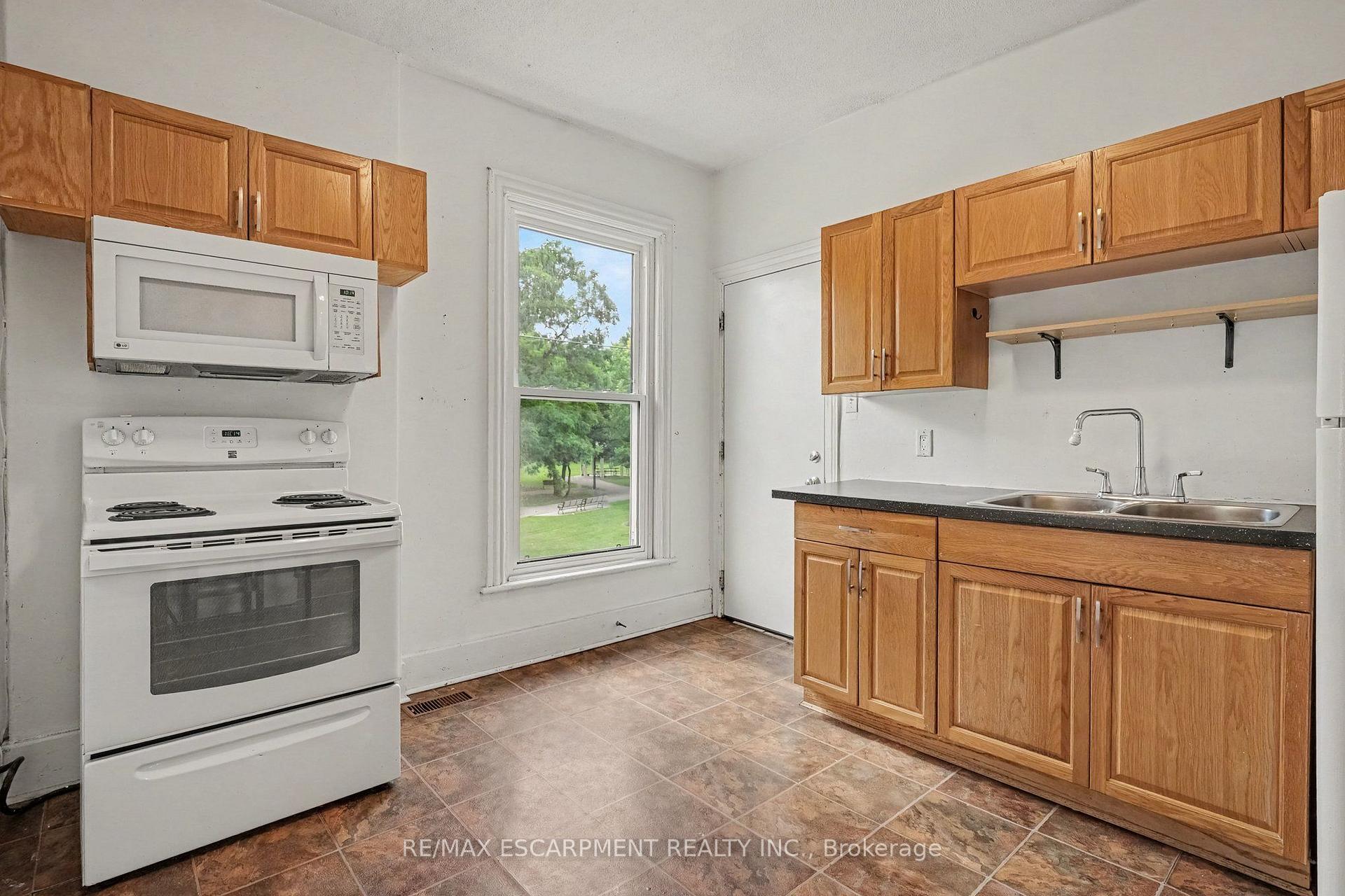 Photo 19 of 22 Stinson Street, Hamilton, Stinson — HOMEH