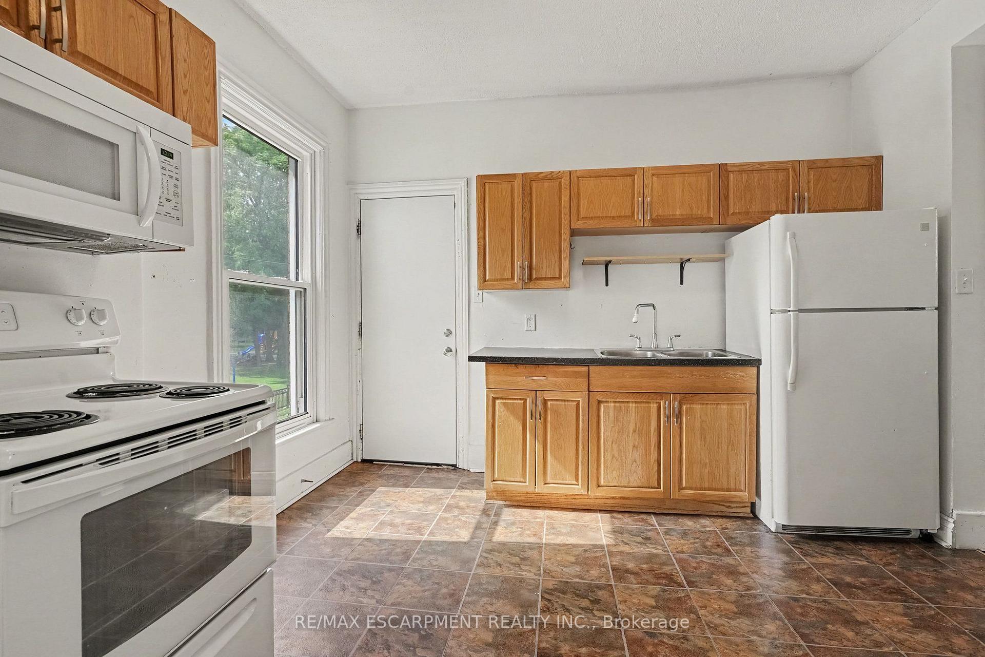 Photo 21 of 22 Stinson Street, Hamilton, Stinson — HOMEH