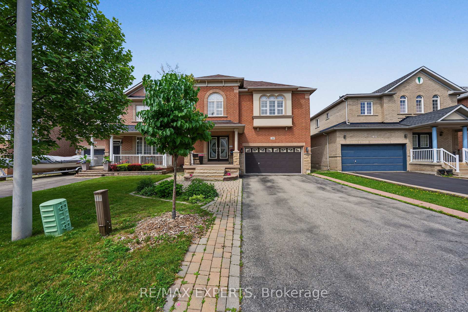 Photo 3 of 18 Tacc Trail, Vaughan, Vellore Village — HOMEH