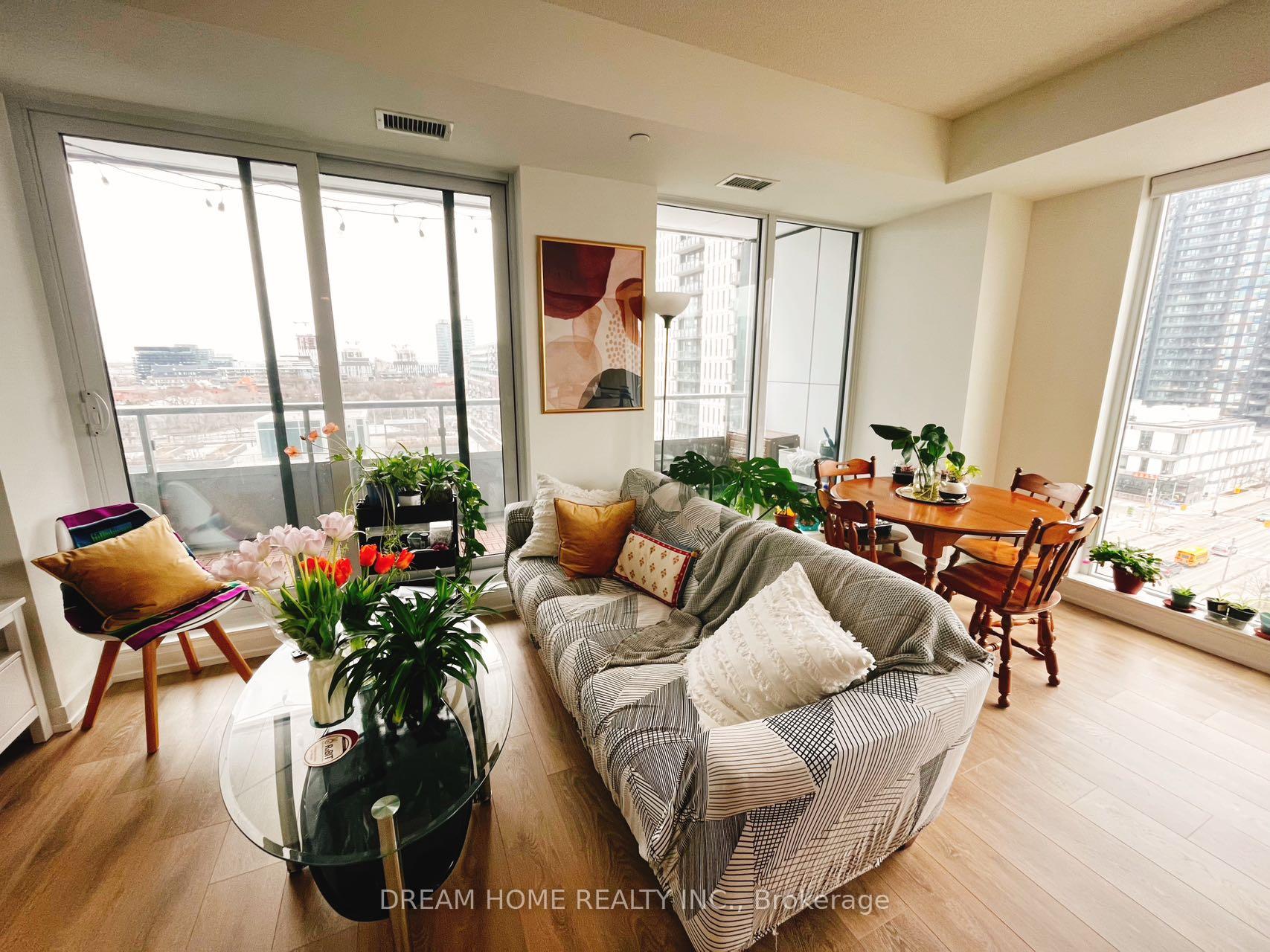 Photo 10 of Unit 905, 225 Sumach Street S, Toronto, Regent Park — HOMEH