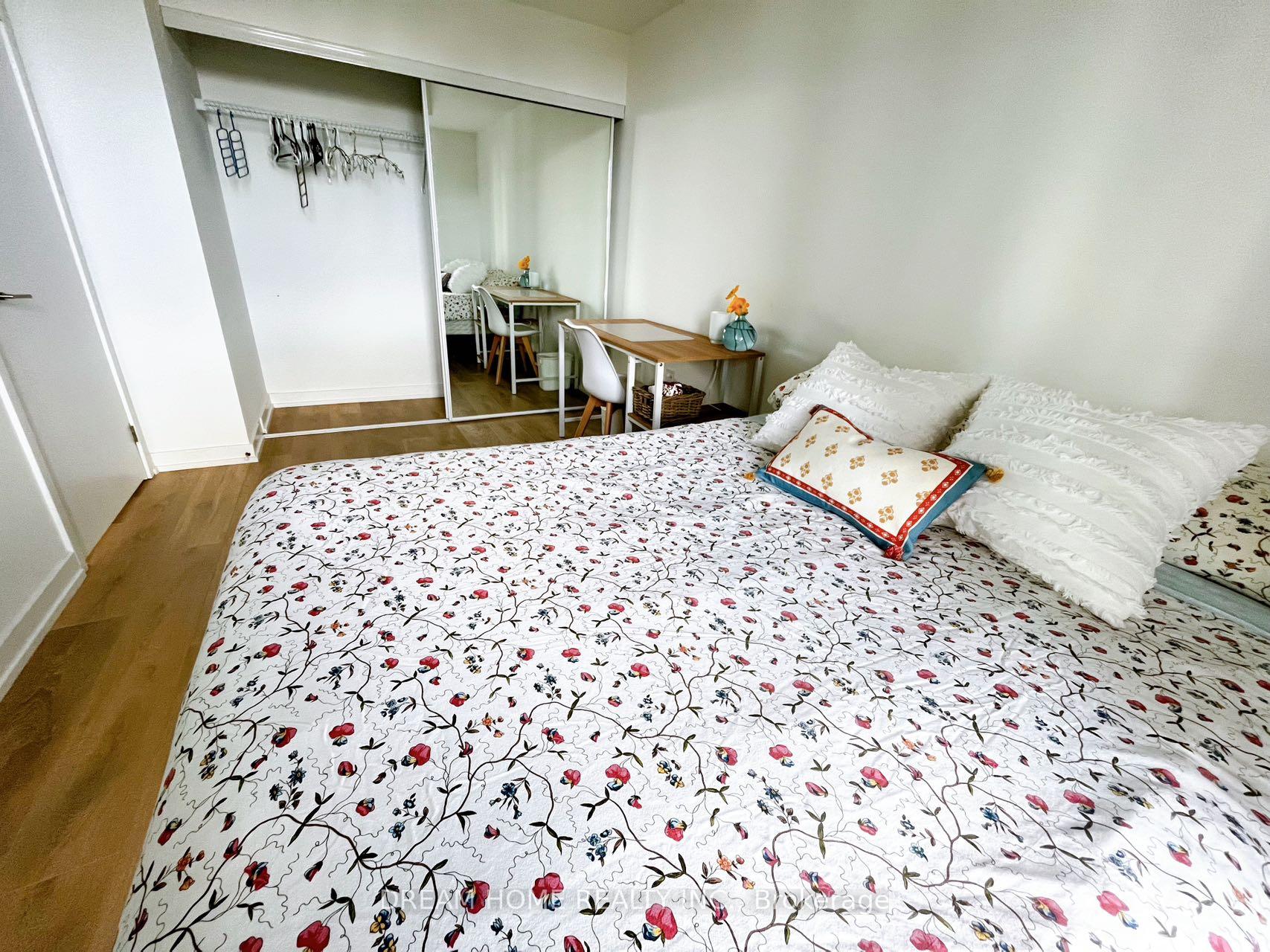 Photo 14 of Unit 905, 225 Sumach Street S, Toronto, Regent Park — HOMEH