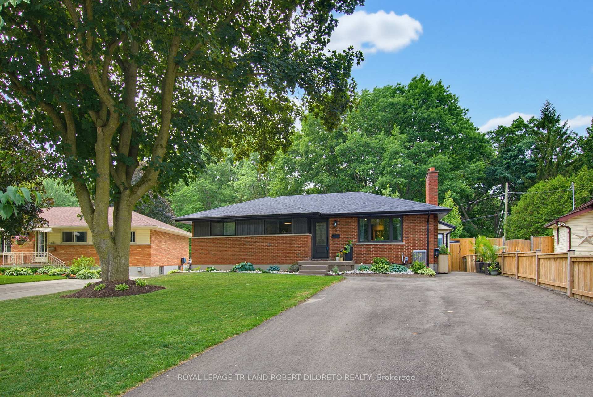 Photo 1 of 9 Strathcona Drive, London, East O — HOMEH