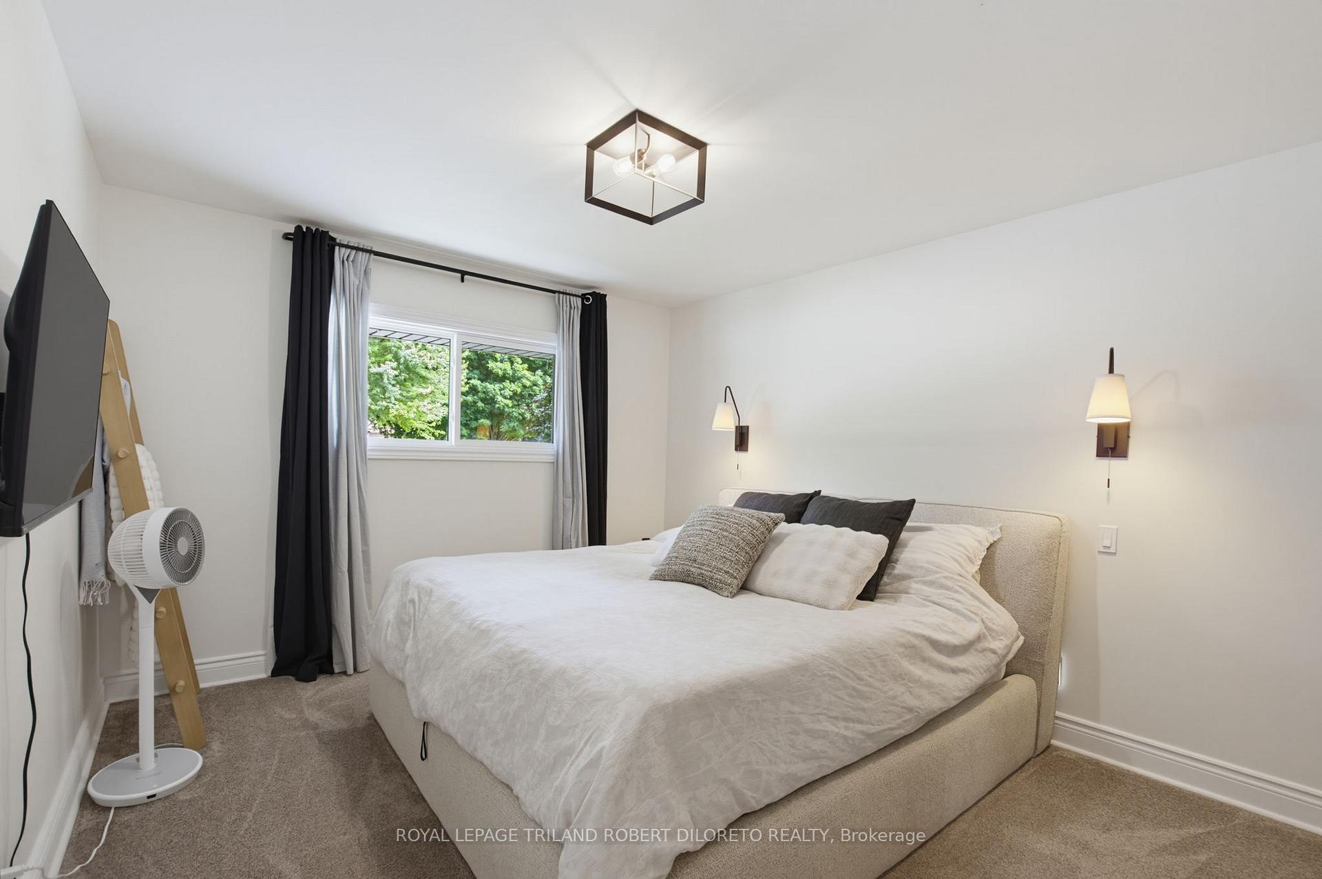 Photo 17 of 9 Strathcona Drive, London, East O — HOMEH