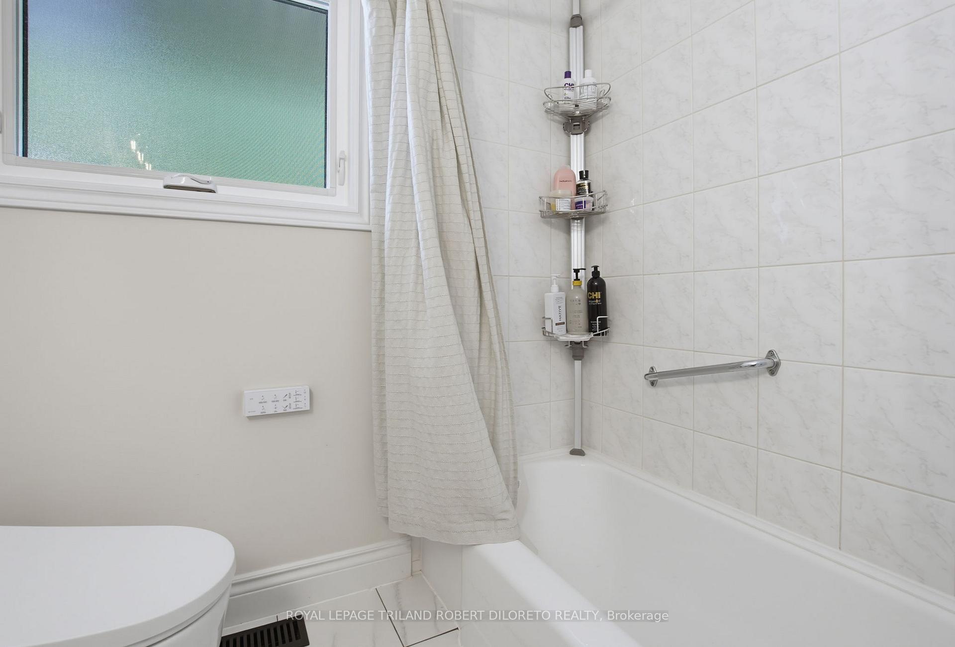Photo 22 of 9 Strathcona Drive, London, East O — HOMEH