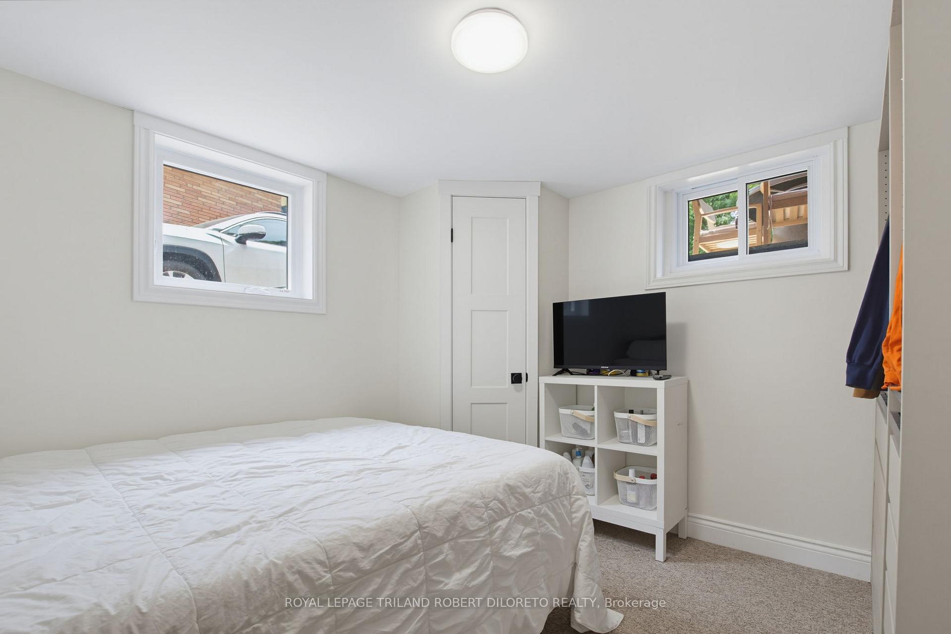Photo 33 of 9 Strathcona Drive, London, East O — HOMEH