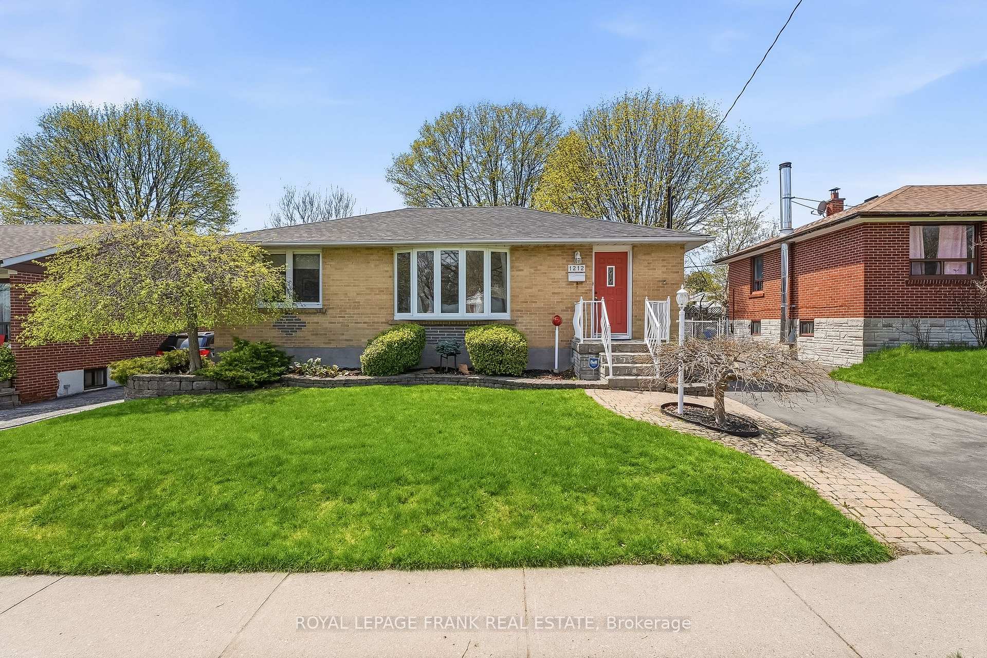 Photo 2 of 1212 Valley Drive, Oshawa, Lakeview — HOMEH