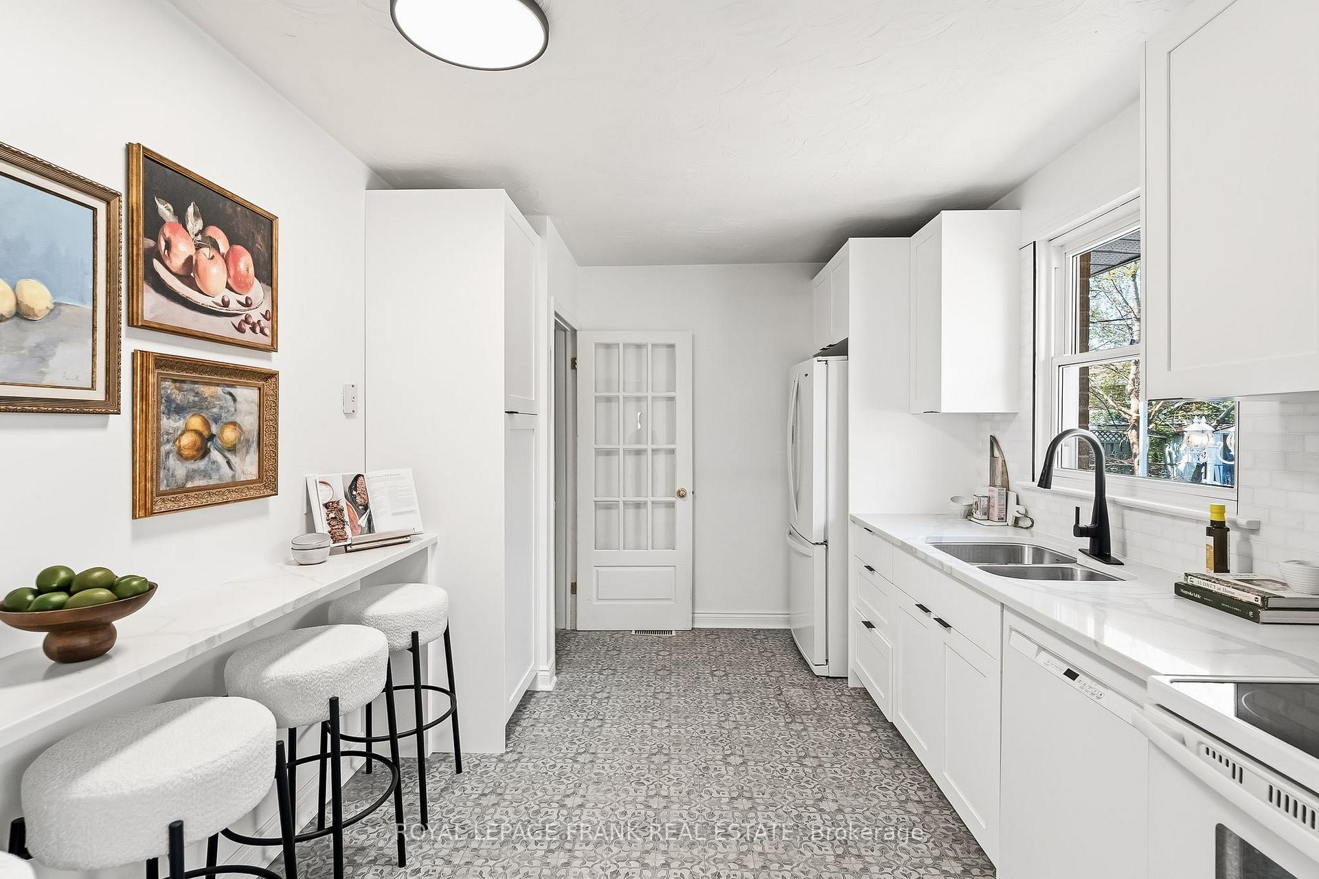Photo 9 of 1212 Valley Drive, Oshawa, Lakeview — HOMEH