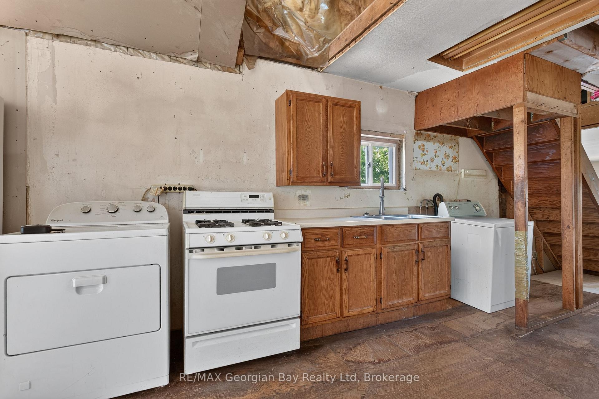 Photo 6 of 379 Gloucester Street, Midland — HOMEH
