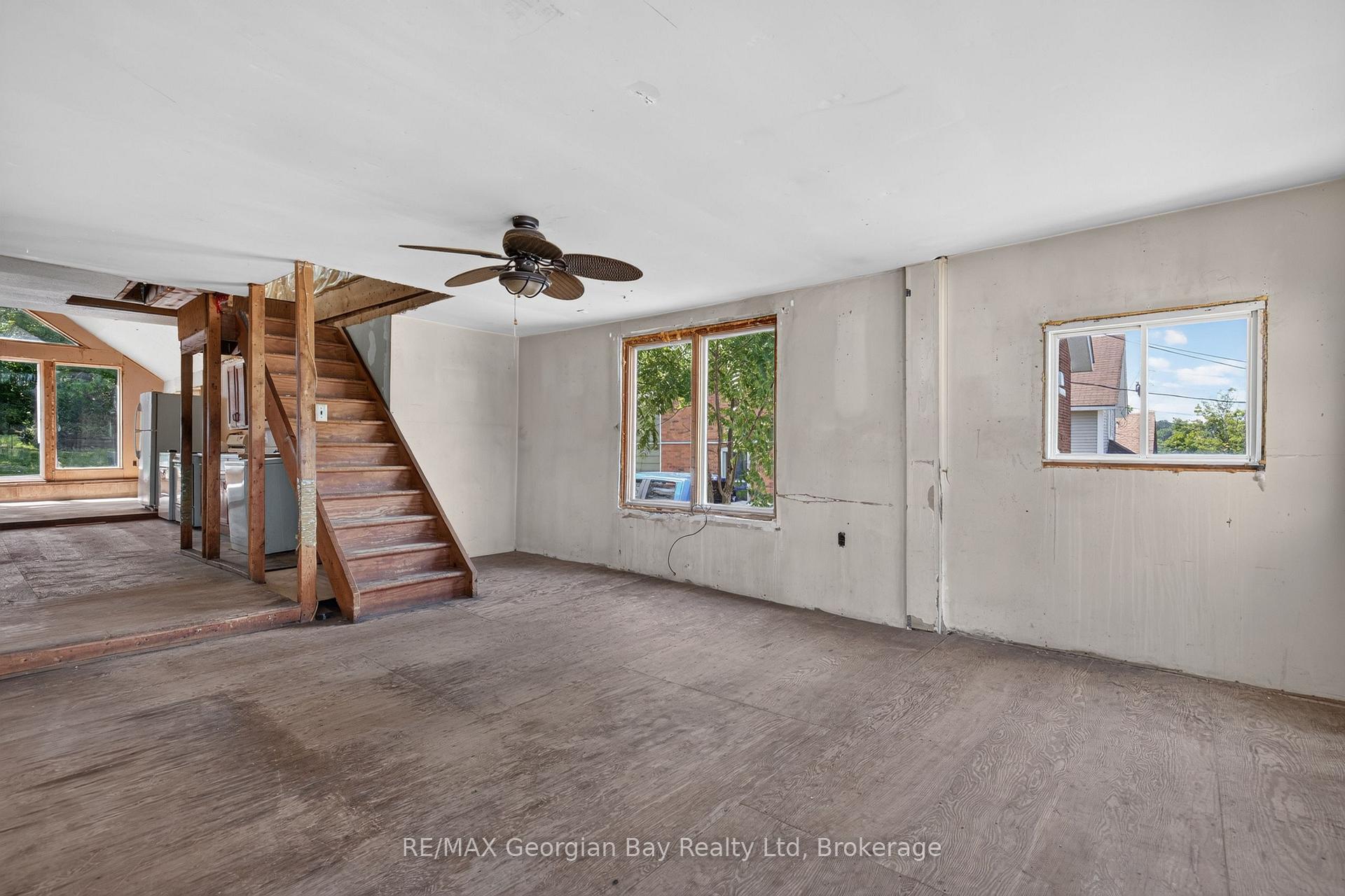 Photo 7 of 379 Gloucester Street, Midland — HOMEH