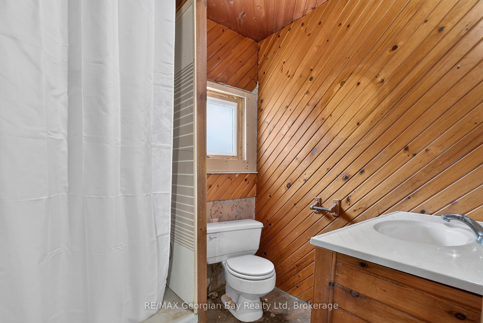 Photo 12 of 379 Gloucester Street, Midland — HOMEH