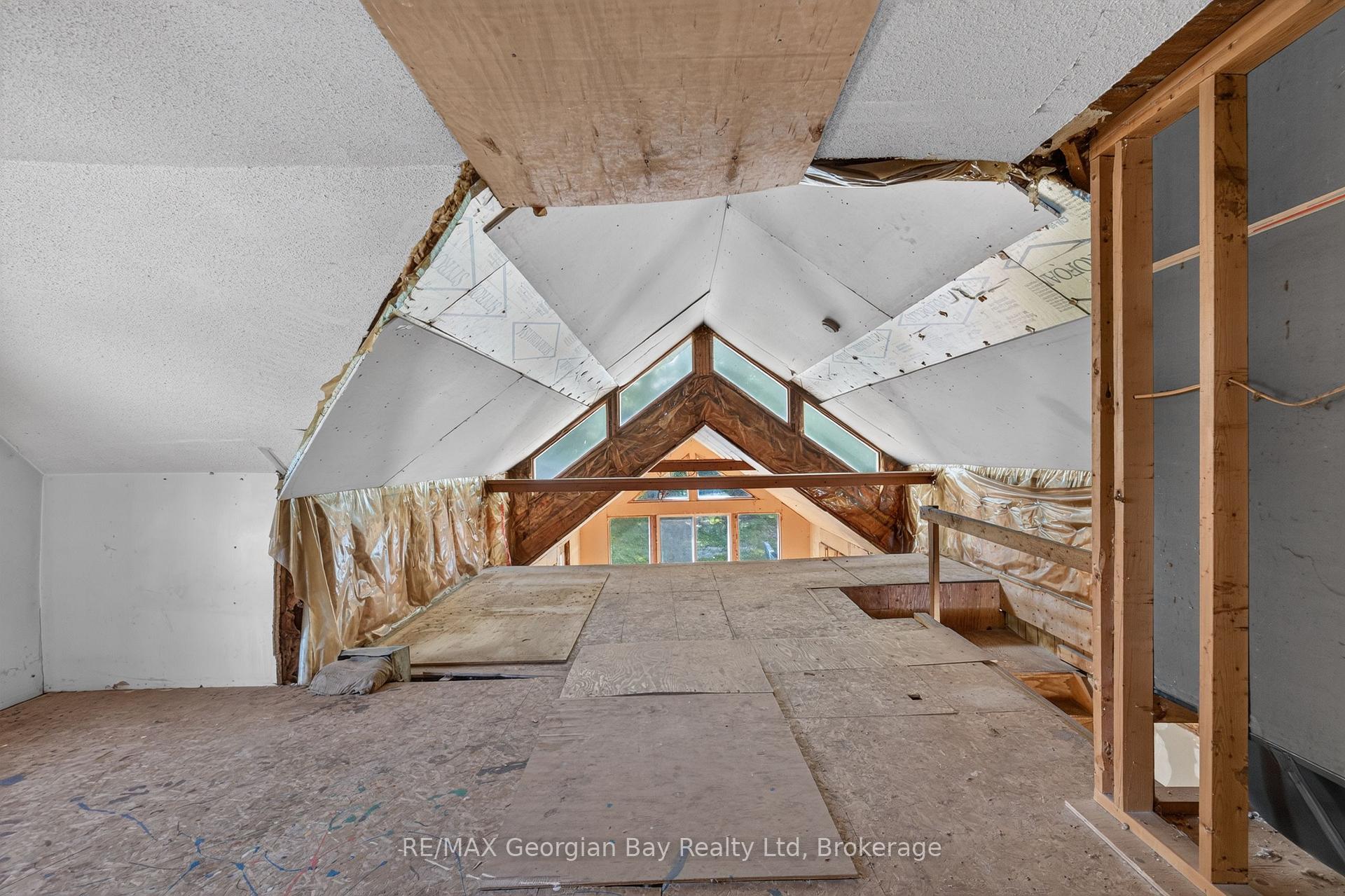 Photo 16 of 379 Gloucester Street, Midland — HOMEH