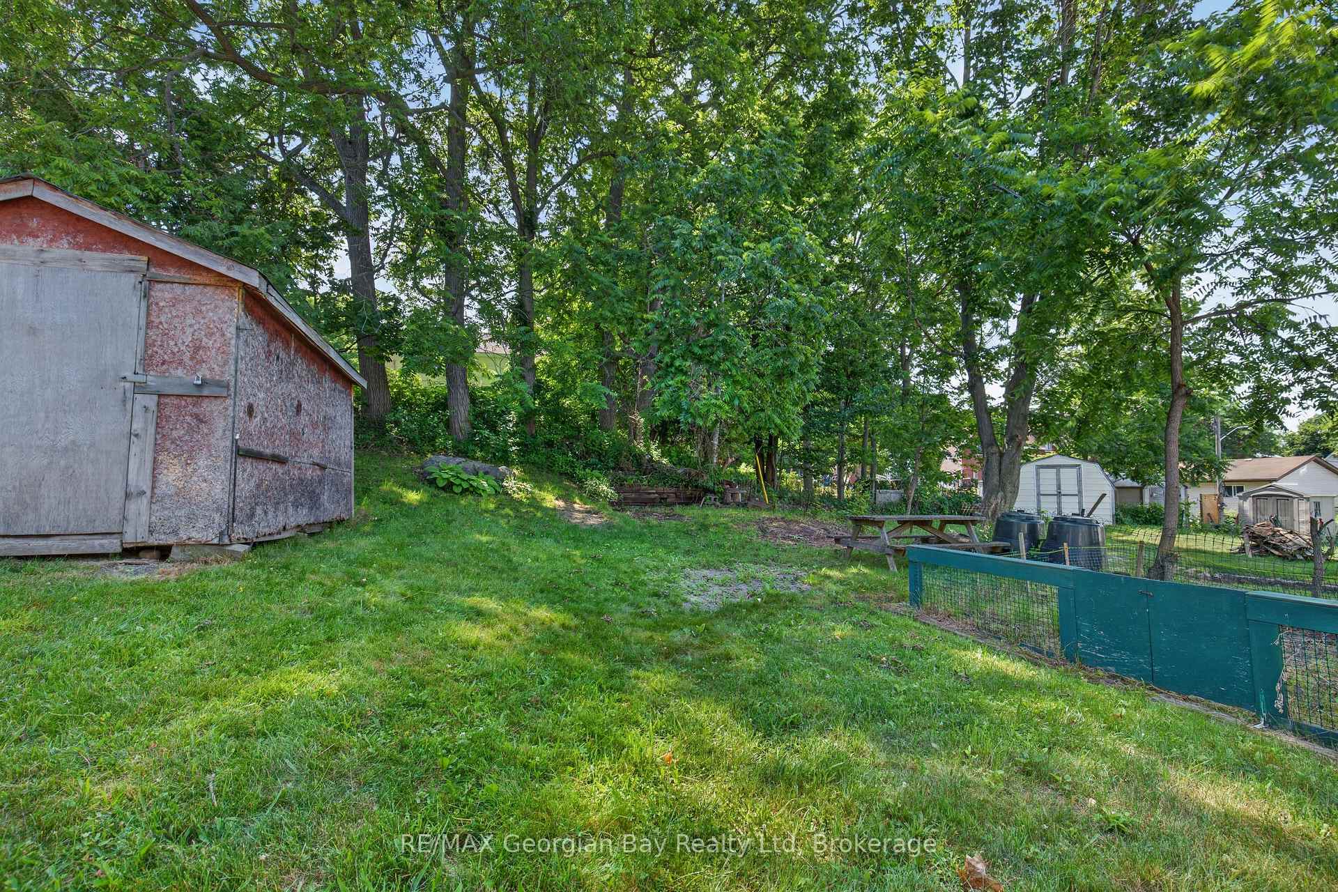 Photo 21 of 379 Gloucester Street, Midland — HOMEH