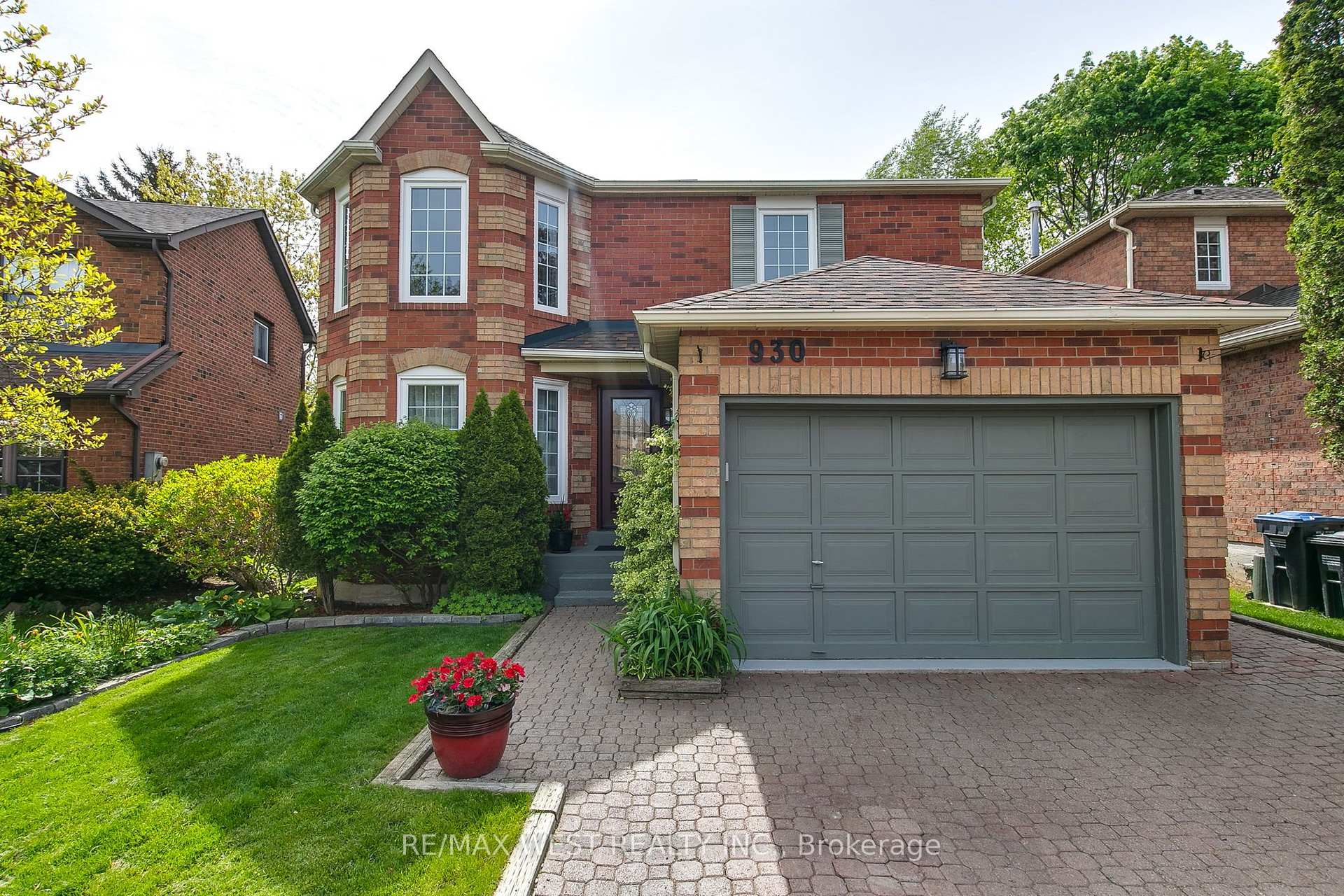 Front of 930 Maramis Court