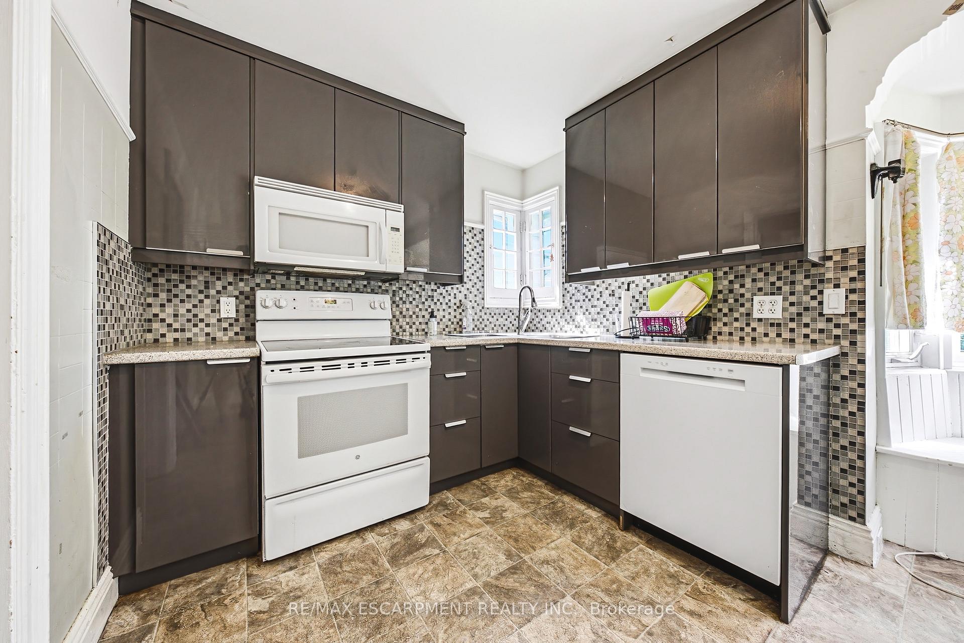 Photo 9 of 184 Arkell Street, Hamilton, Westdale — HOMEH