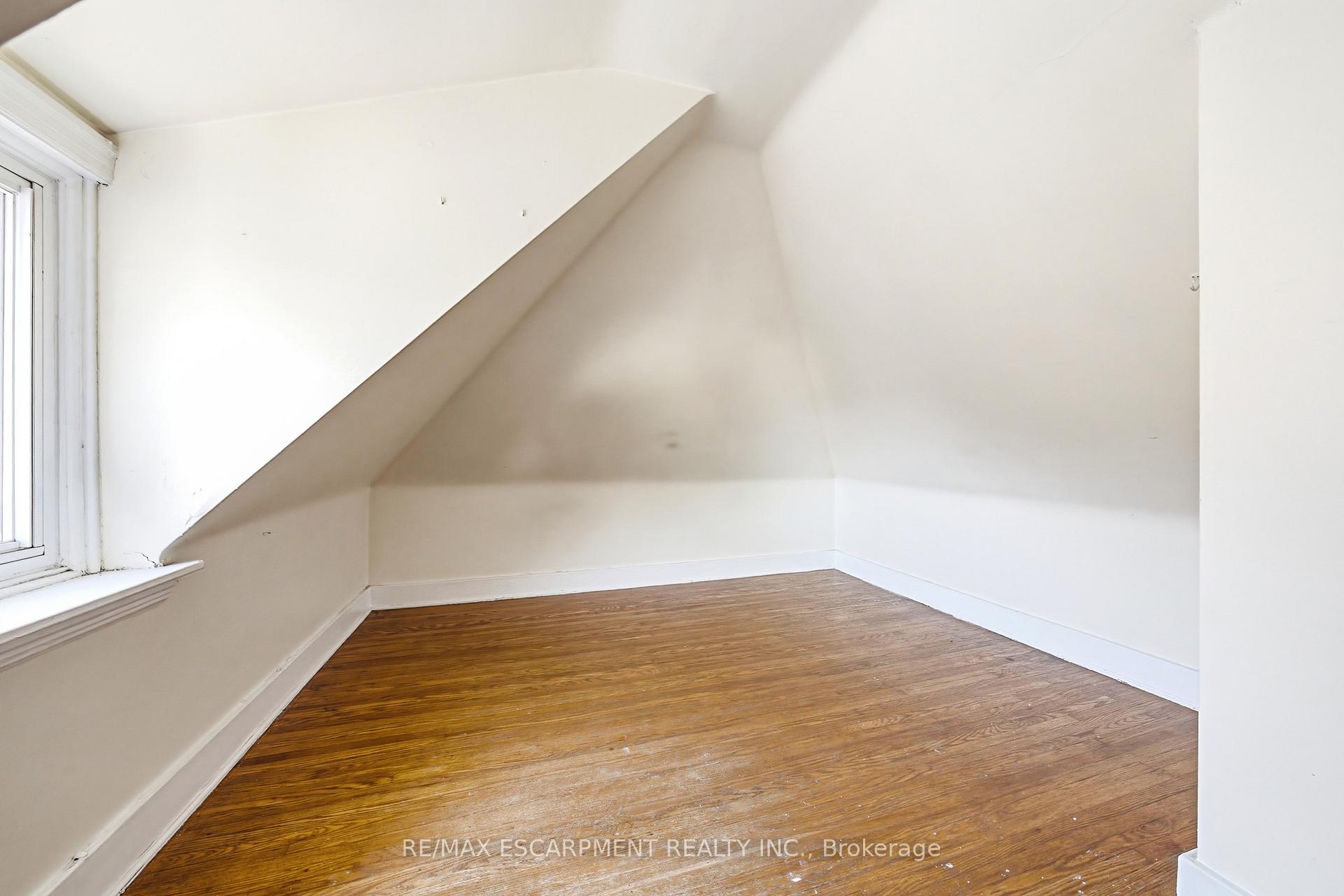 Photo 19 of 184 Arkell Street, Hamilton, Westdale — HOMEH