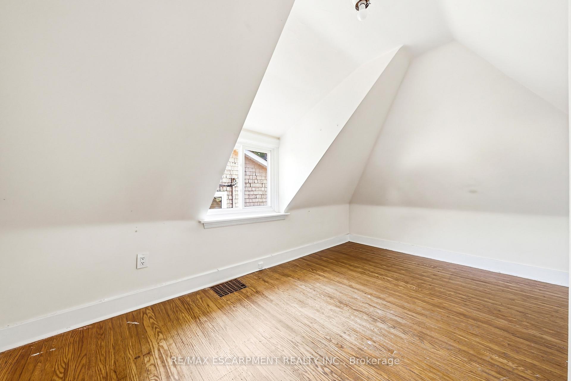 Photo 20 of 184 Arkell Street, Hamilton, Westdale — HOMEH