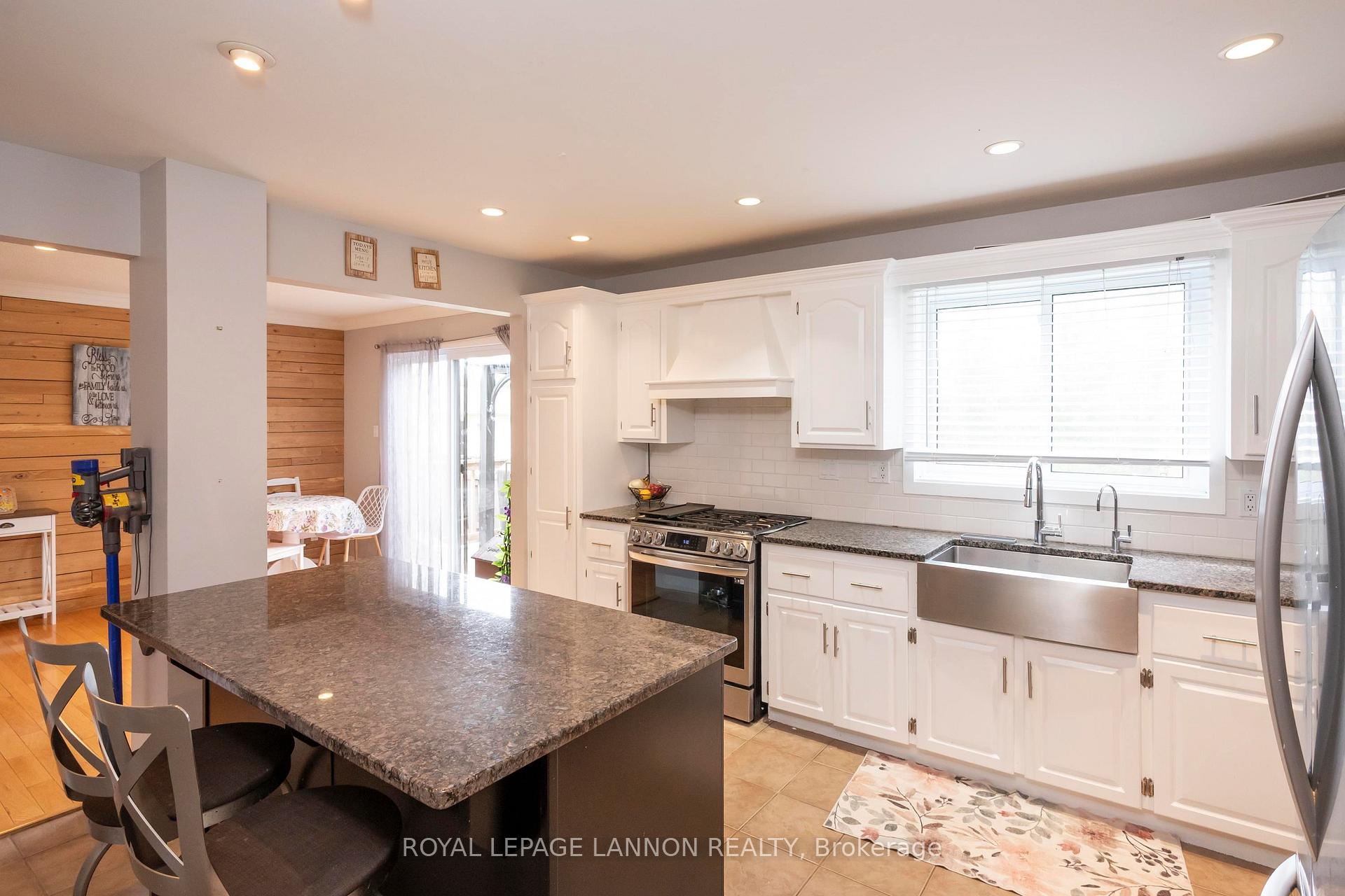 Photo 10 of 192 Riviera Drive, Thunder Bay, River Terrace — HOMEH