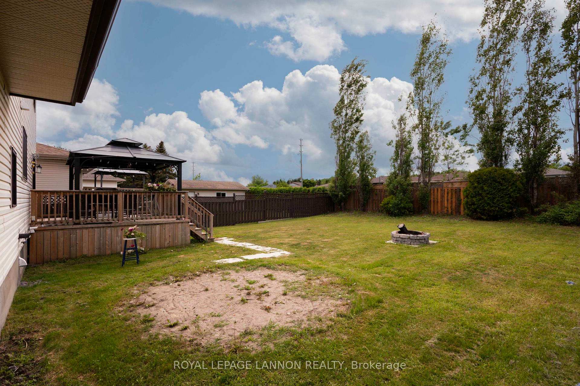 Photo 37 of 192 Riviera Drive, Thunder Bay, River Terrace — HOMEH