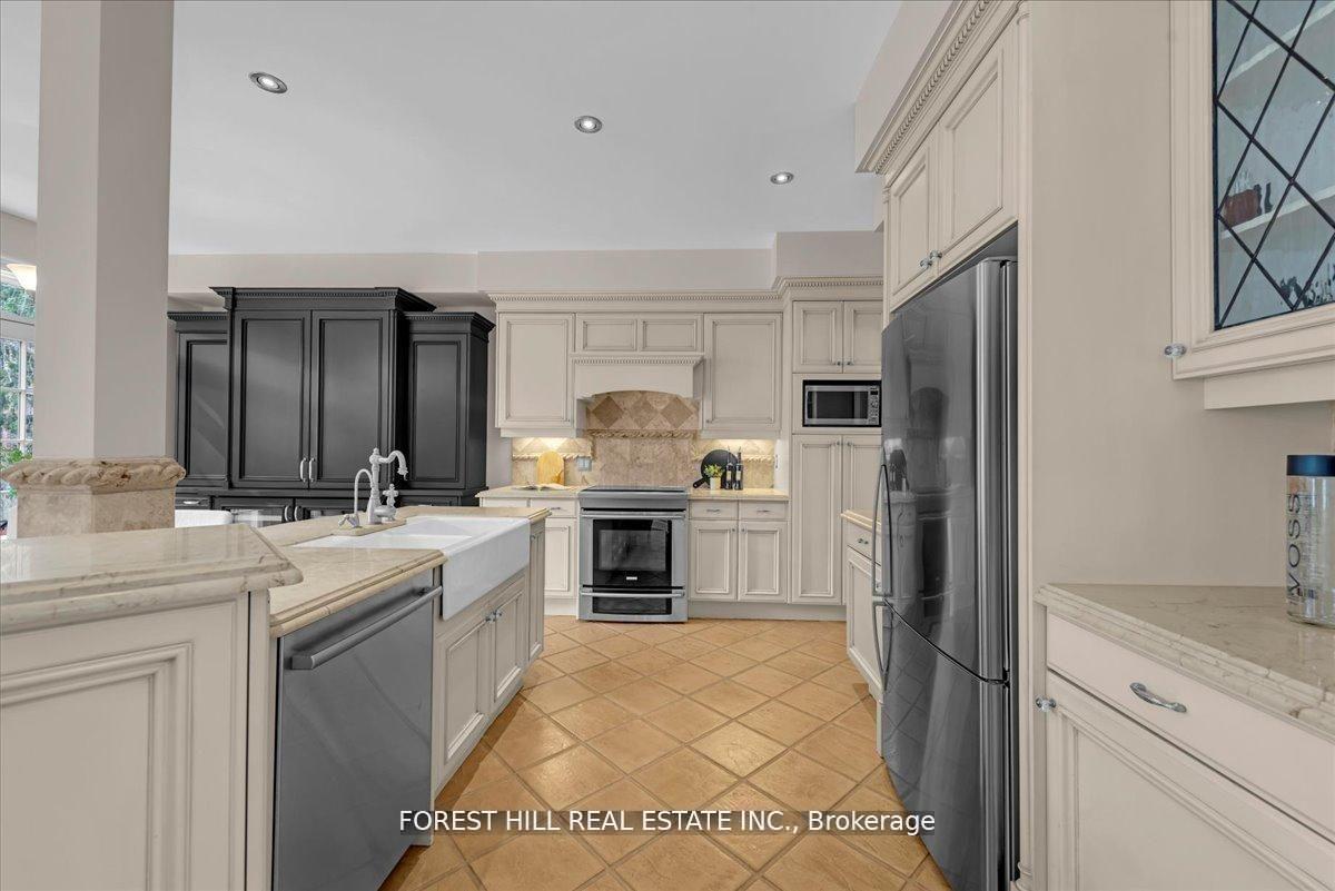 Photo 12 of 313 Broadway Avenue, North York, Bridle Path-Sunnybrook-York Mills — HOMEH