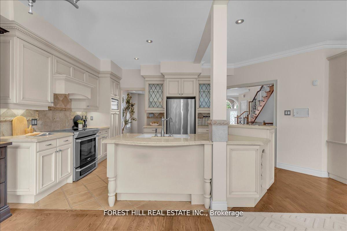 Photo 13 of 313 Broadway Avenue, North York, Bridle Path-Sunnybrook-York Mills — HOMEH