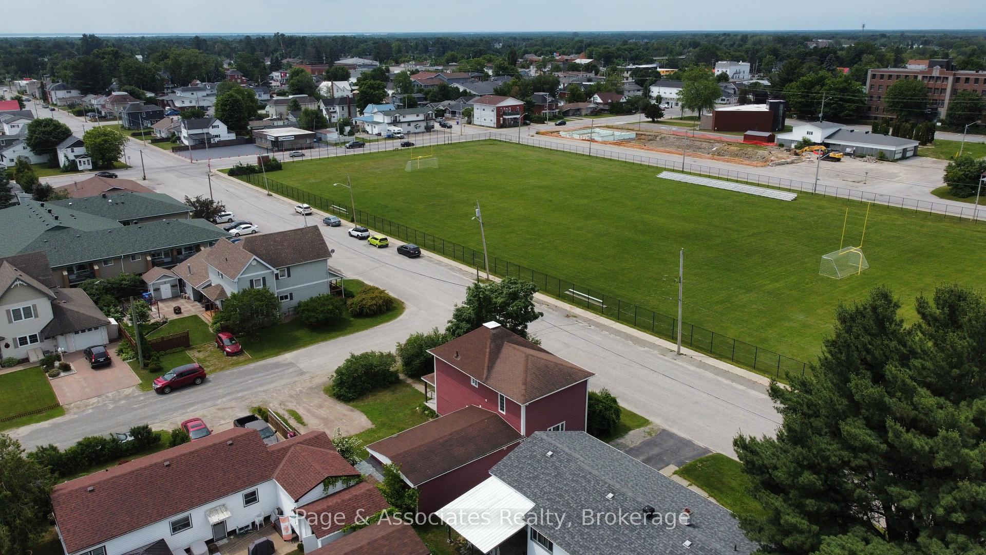 Photo 3 of 99 Russell Street, West Nipissing, Sturgeon Falls — HOMEH