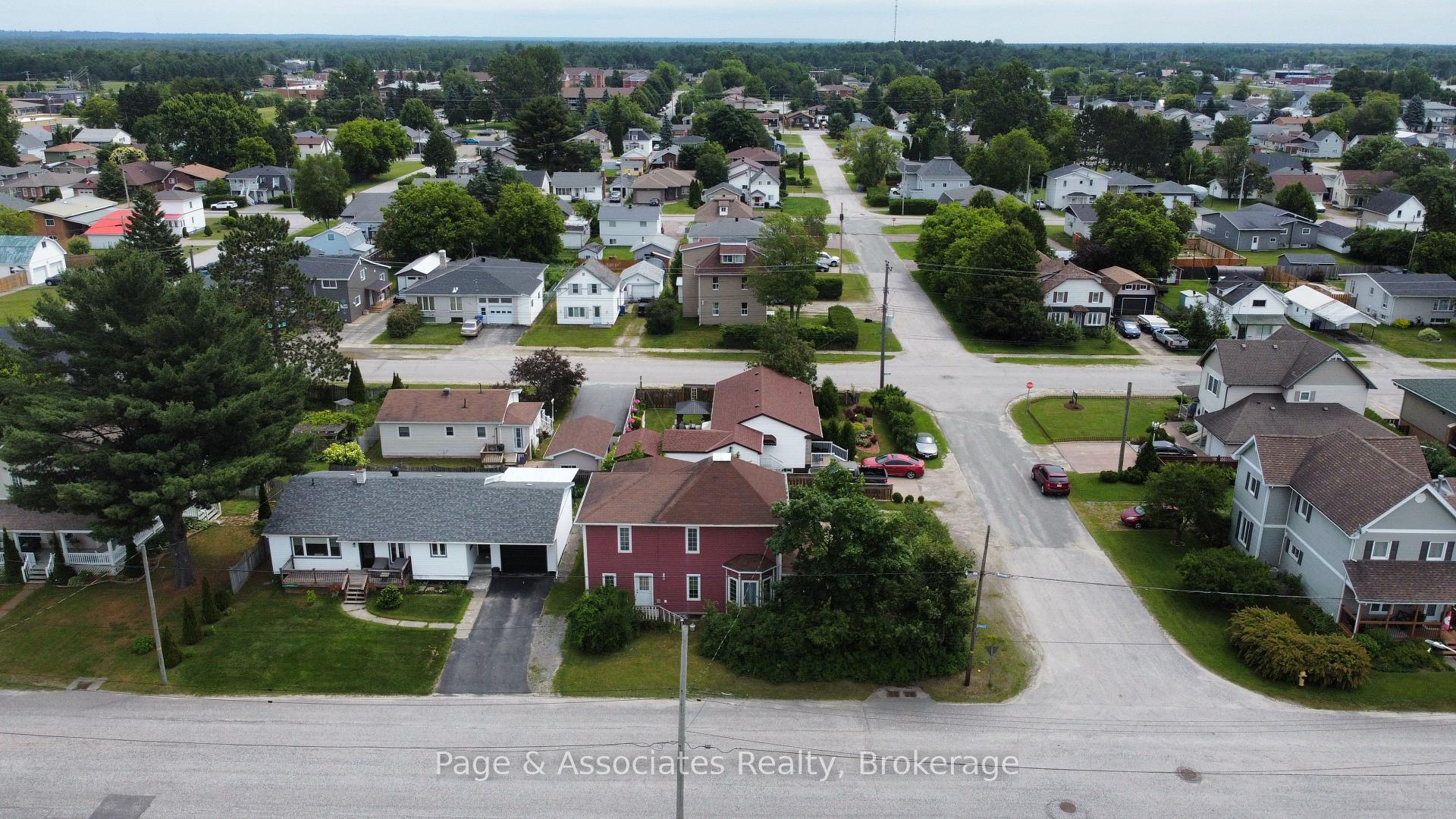 Photo 4 of 99 Russell Street, West Nipissing, Sturgeon Falls — HOMEH