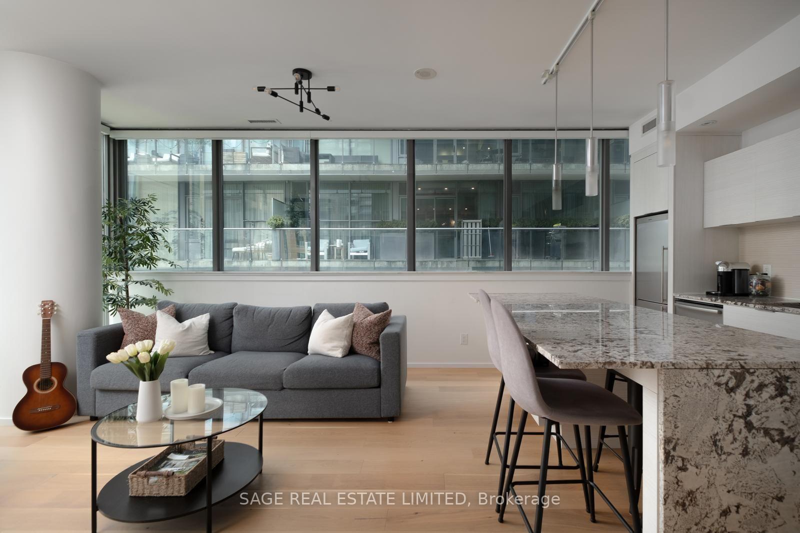 Photo 4 of Unit 902, 8 Charlotte Street, Toronto, Waterfront Communities — HOMEH