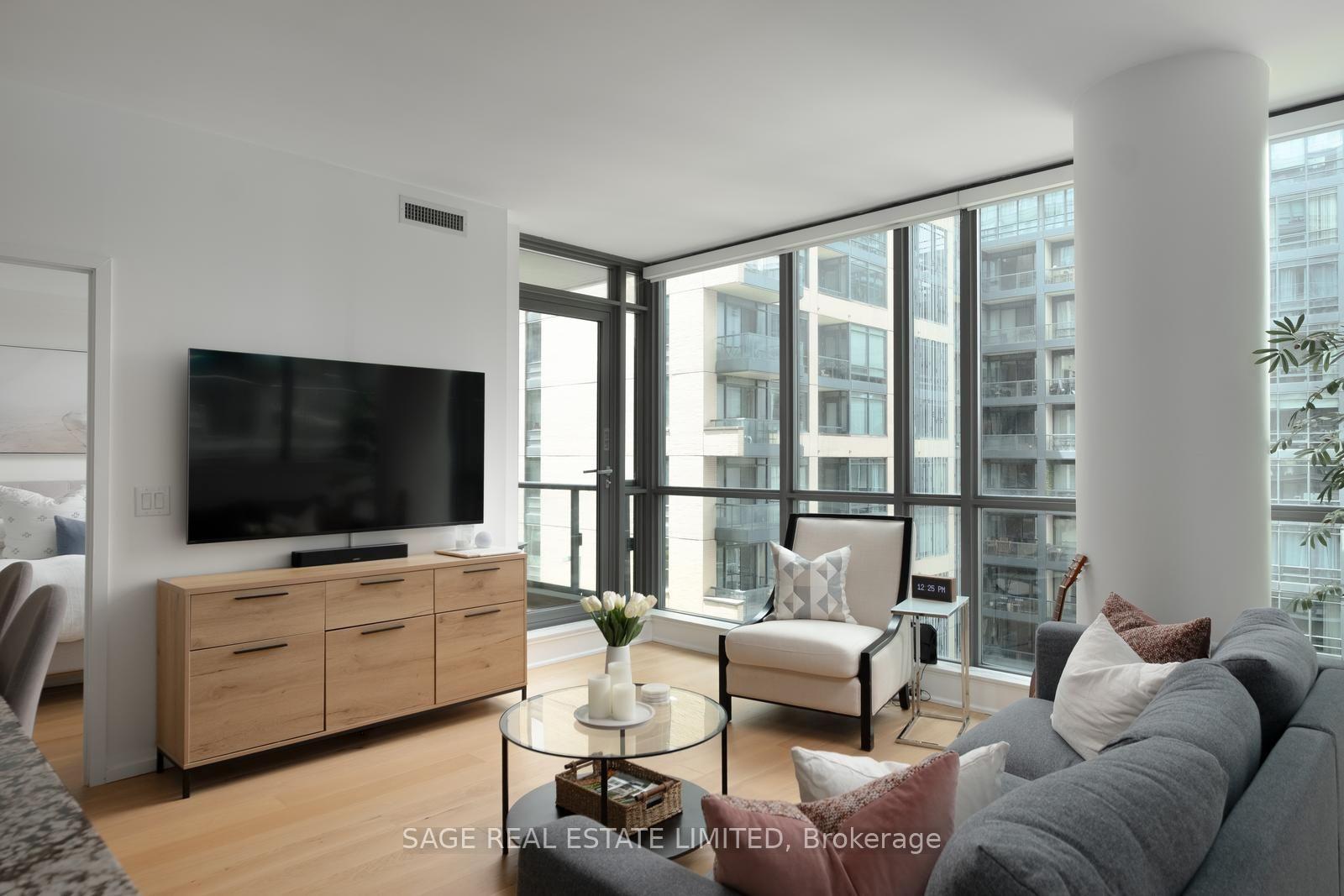 Photo 5 of Unit 902, 8 Charlotte Street, Toronto, Waterfront Communities — HOMEH