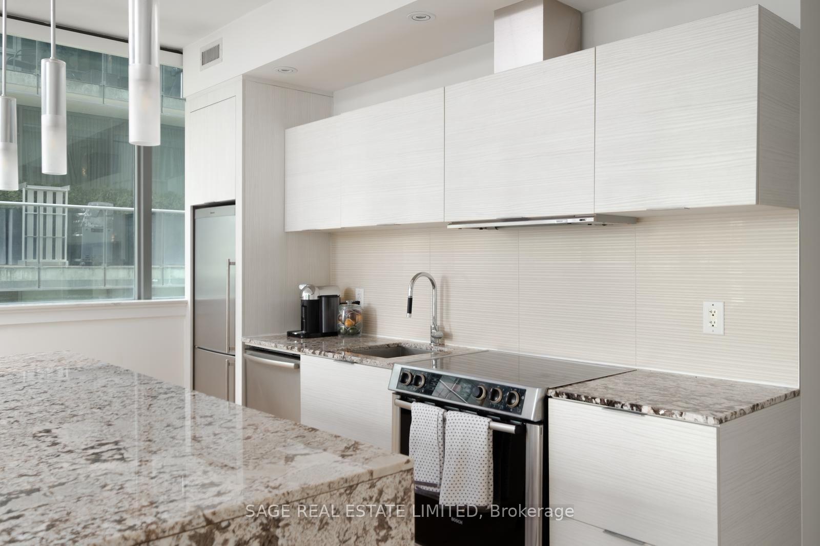 Photo 9 of Unit 902, 8 Charlotte Street, Toronto, Waterfront Communities — HOMEH