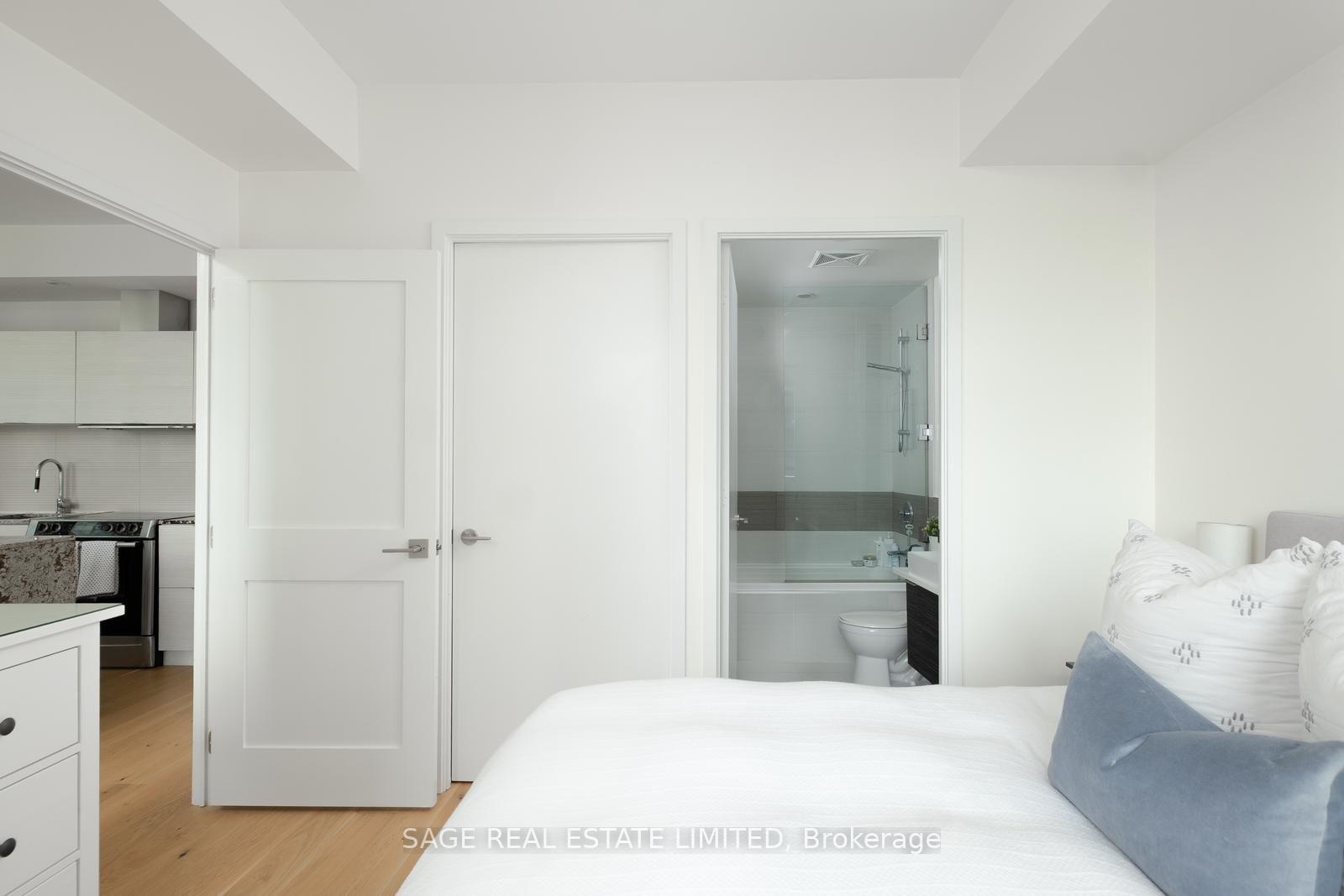 Photo 14 of Unit 902, 8 Charlotte Street, Toronto, Waterfront Communities — HOMEH