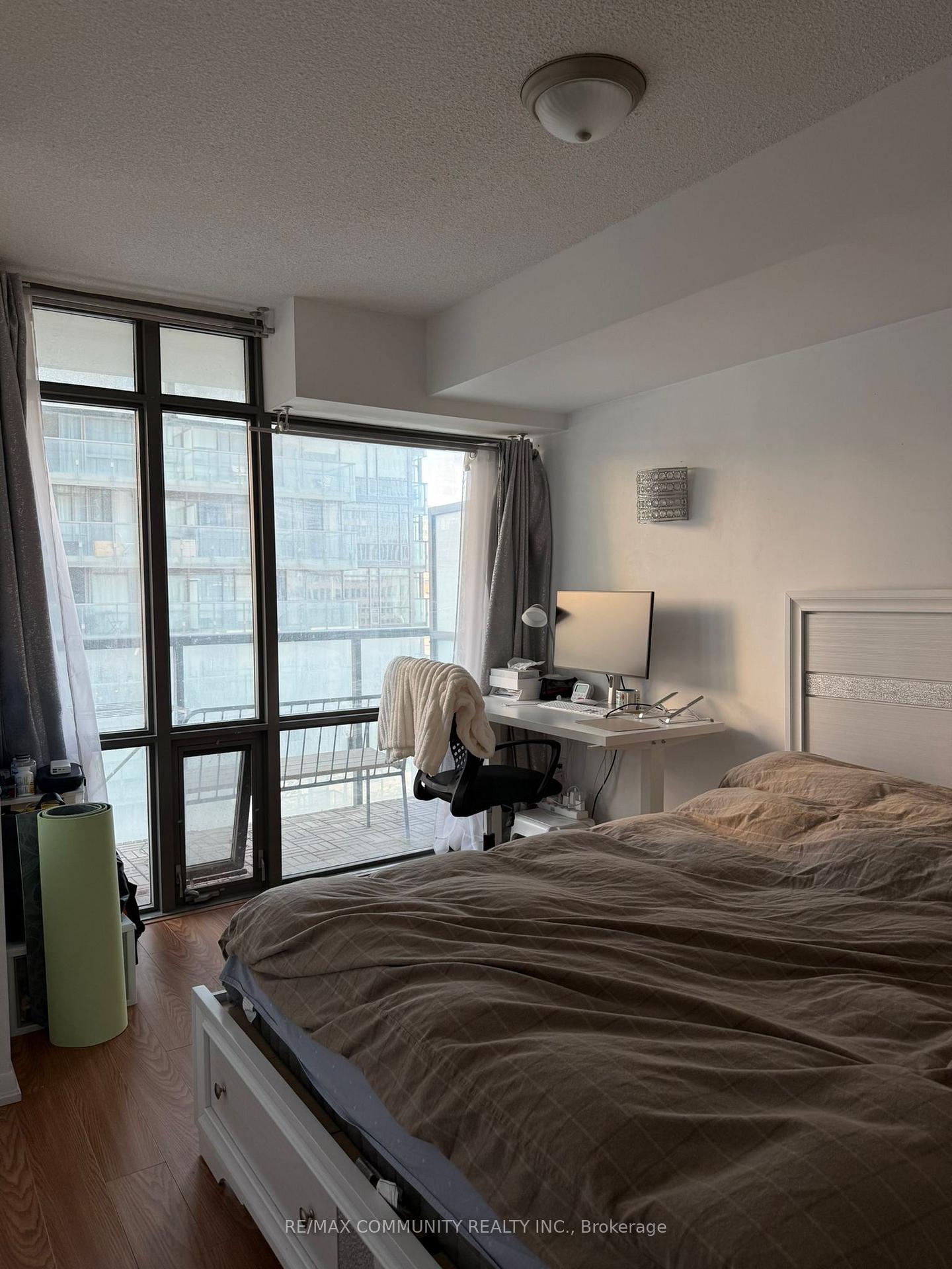 Photo 5 of Unit 1209, 37 Grosvenor Street, Toronto, Bay Street Corridor — HOMEH