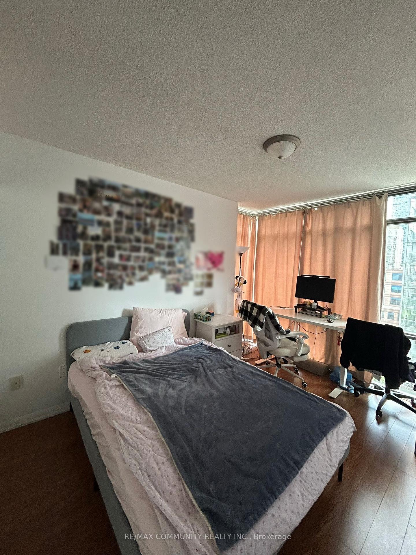 Photo 6 of Unit 1209, 37 Grosvenor Street, Toronto, Bay Street Corridor — HOMEH
