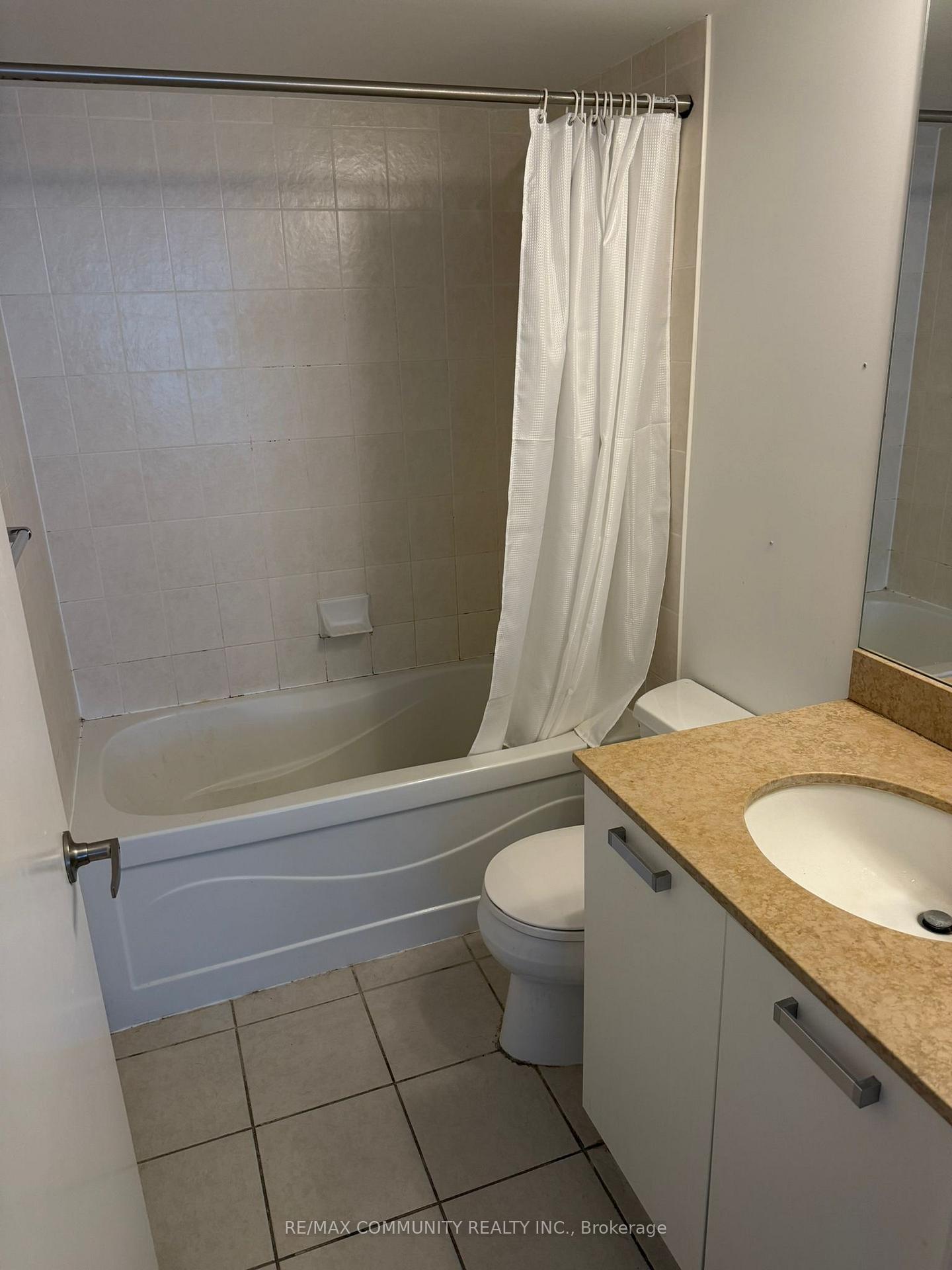 Photo 8 of Unit 1209, 37 Grosvenor Street, Toronto, Bay Street Corridor — HOMEH