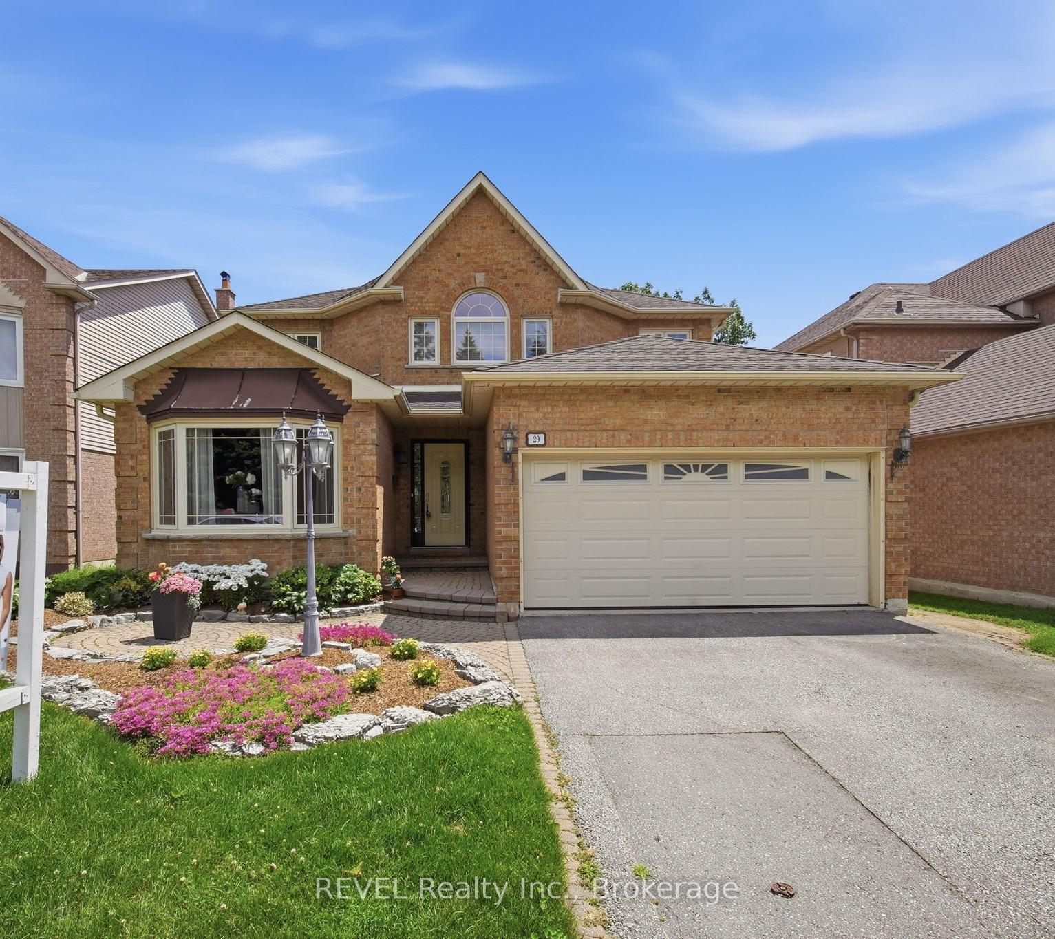 Photo 1 of 29 Stratton Crescent, Whitby, Rolling Acres — HOMEH