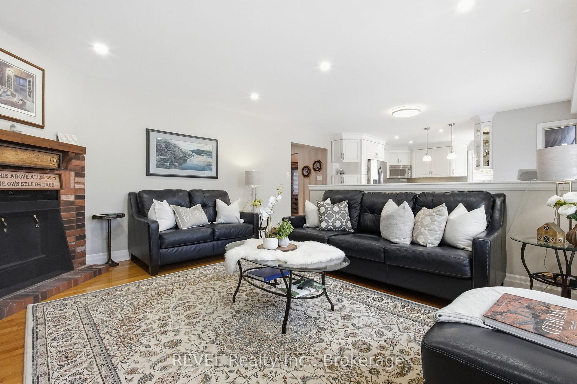 Photo 12 of 29 Stratton Crescent, Whitby, Rolling Acres — HOMEH