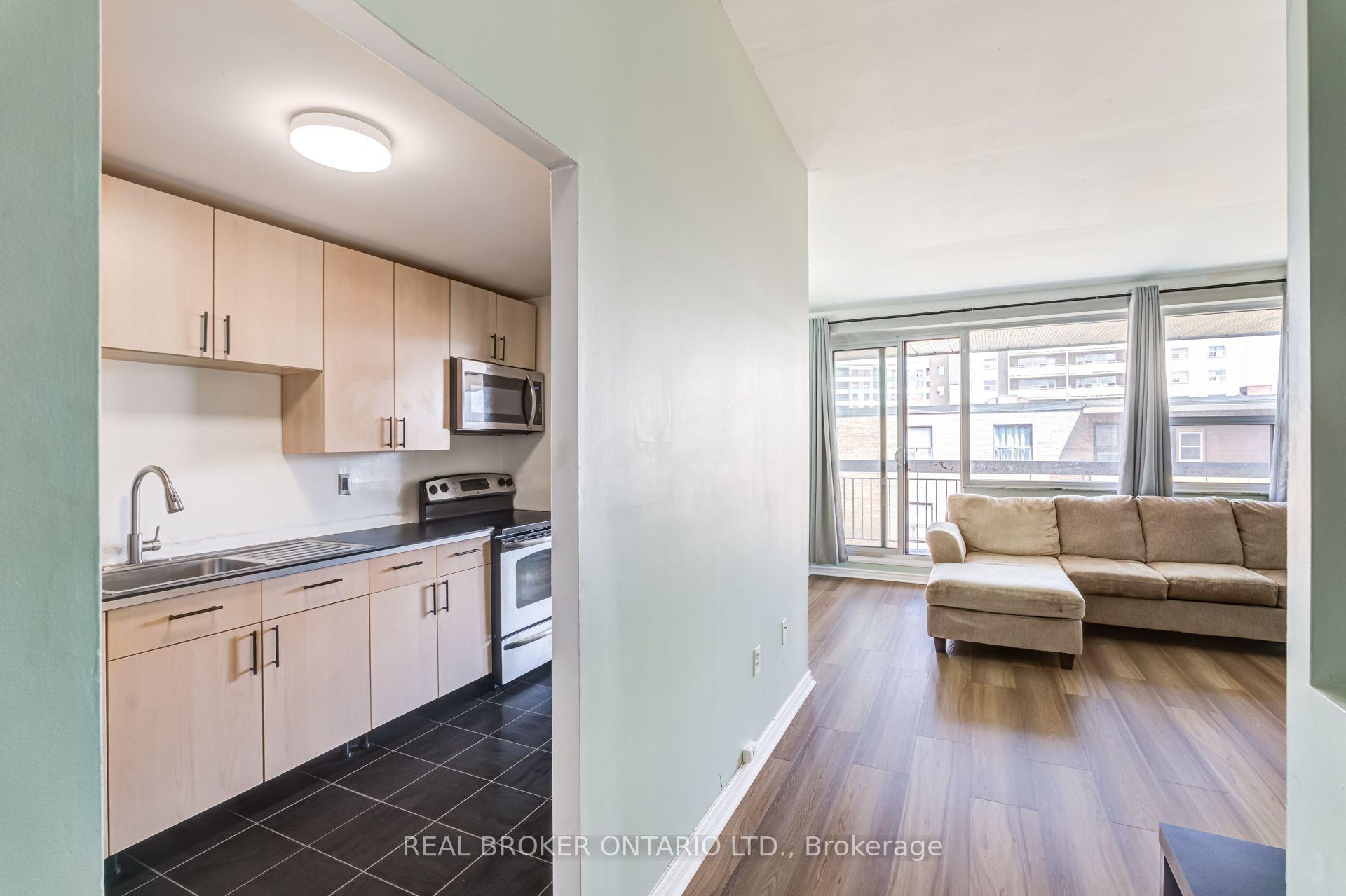 Photo 5 of Unit 402, 4060 Lawrence Avenue E, Scarborough, West Hill — HOMEH