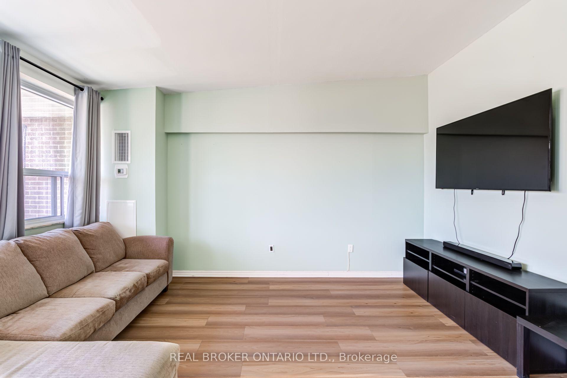 Photo 7 of Unit 402, 4060 Lawrence Avenue E, Scarborough, West Hill — HOMEH
