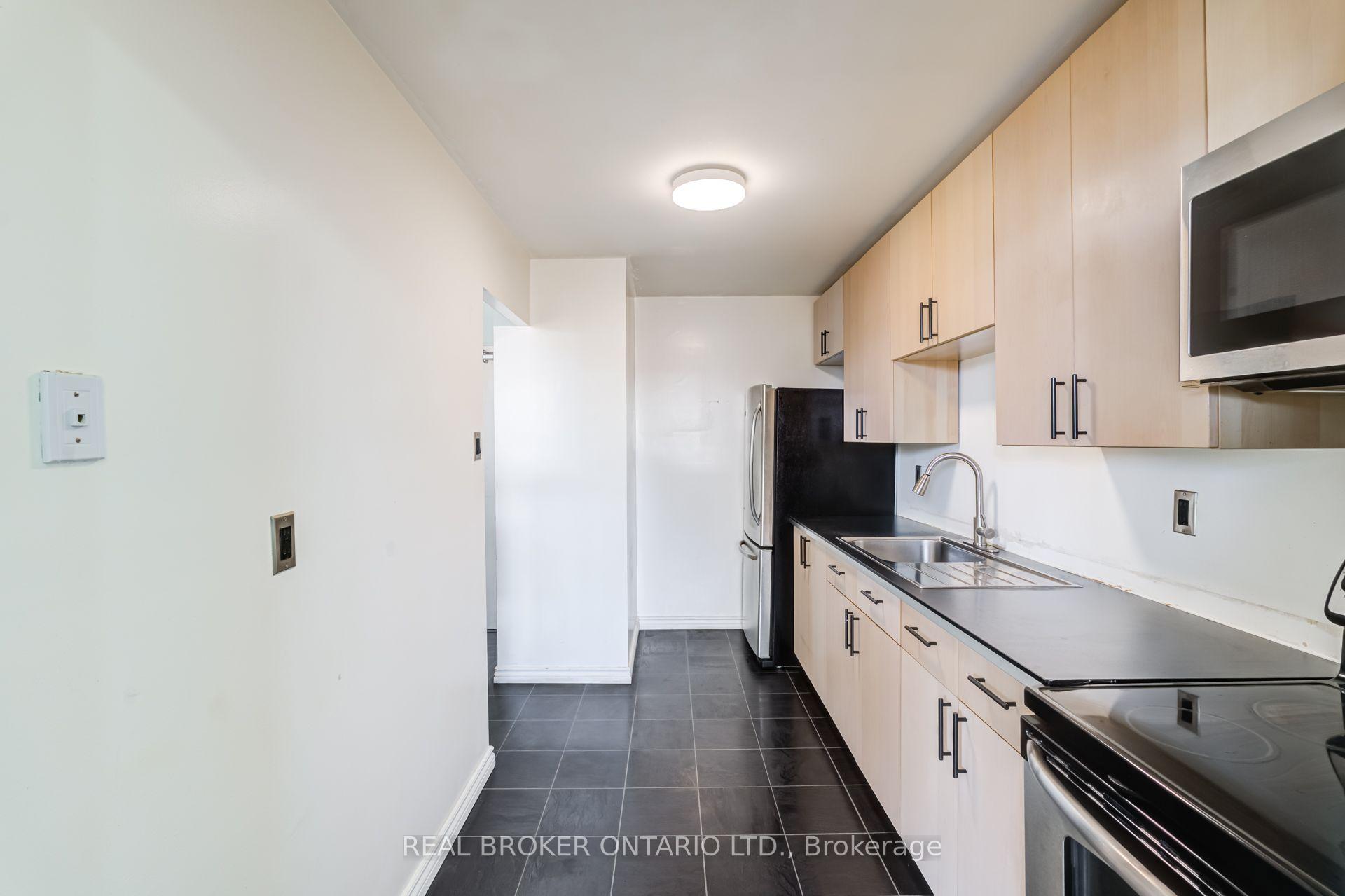 Photo 11 of Unit 402, 4060 Lawrence Avenue E, Scarborough, West Hill — HOMEH