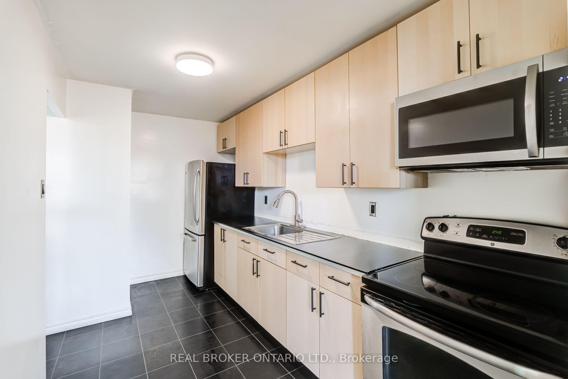 Photo 12 of Unit 402, 4060 Lawrence Avenue E, Scarborough, West Hill — HOMEH