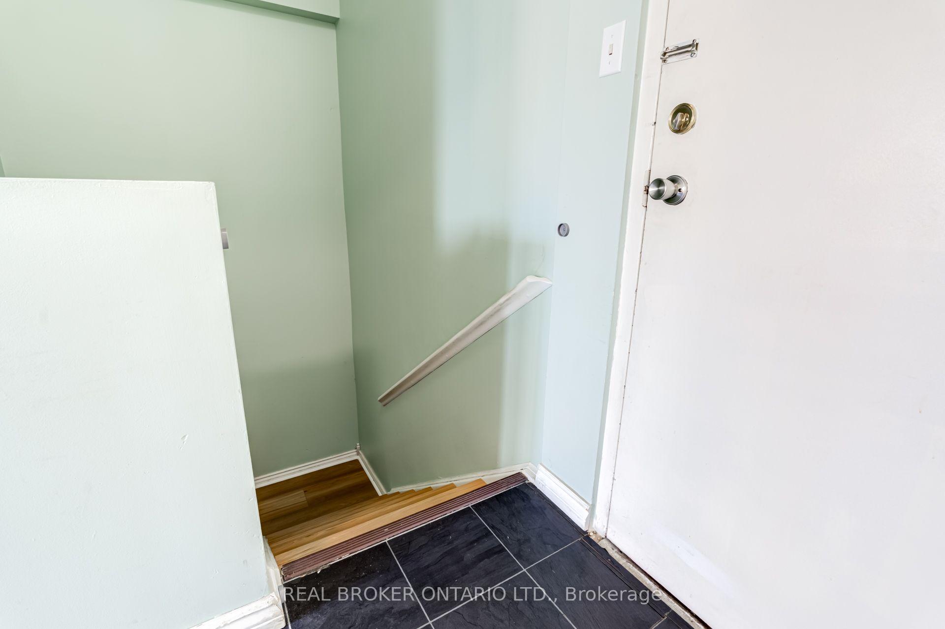 Photo 14 of Unit 402, 4060 Lawrence Avenue E, Scarborough, West Hill — HOMEH