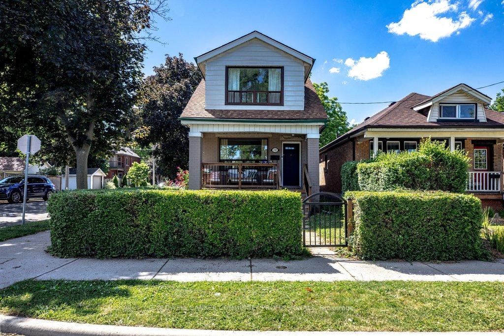 Photo 2 of 152 London Street S, Hamilton, Delta — HOMEH